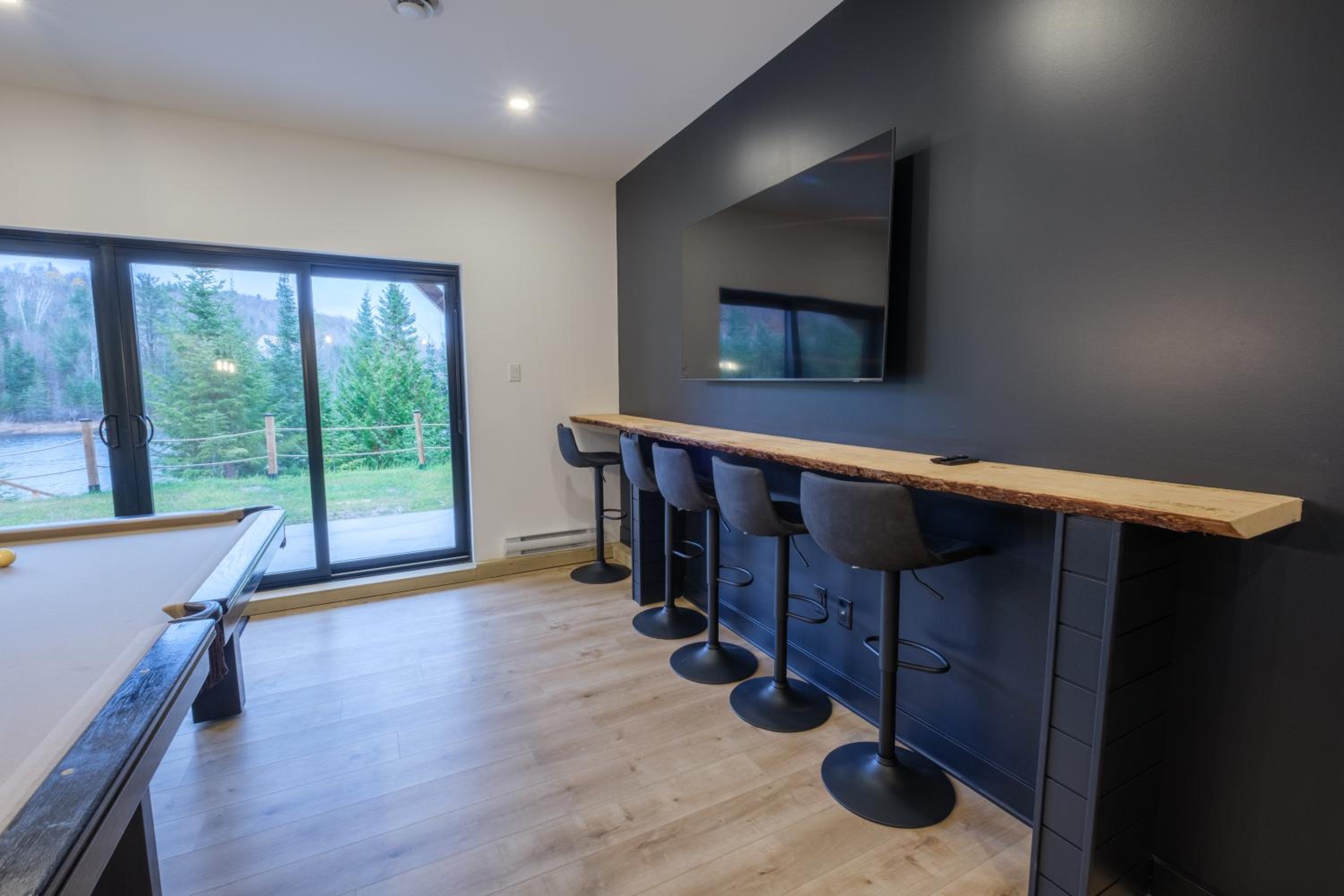 Le Chalet Saint-Cerf - Ski, Waterfront and Spa