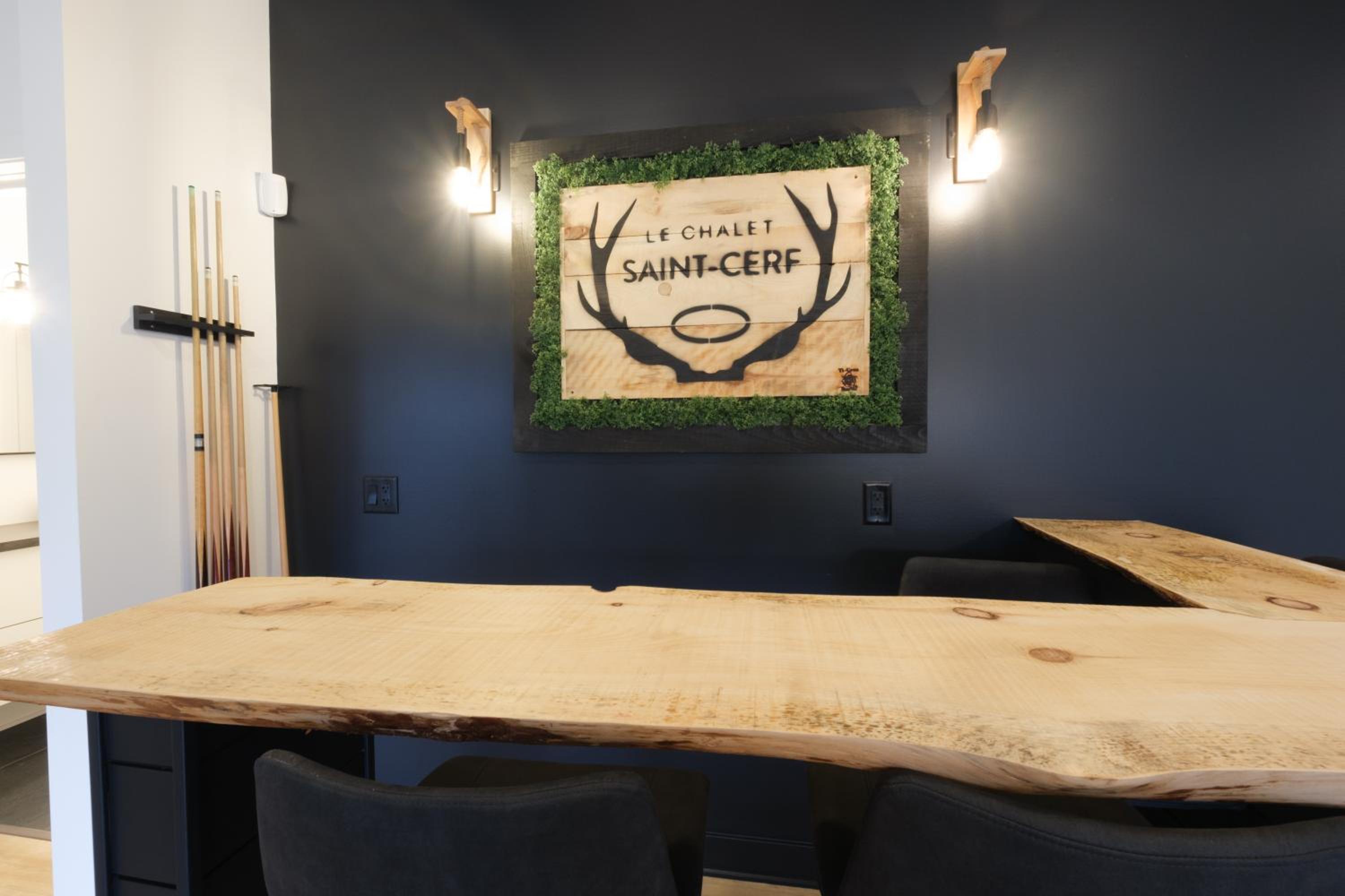Le Chalet Saint-Cerf - Ski, Waterfront and Spa