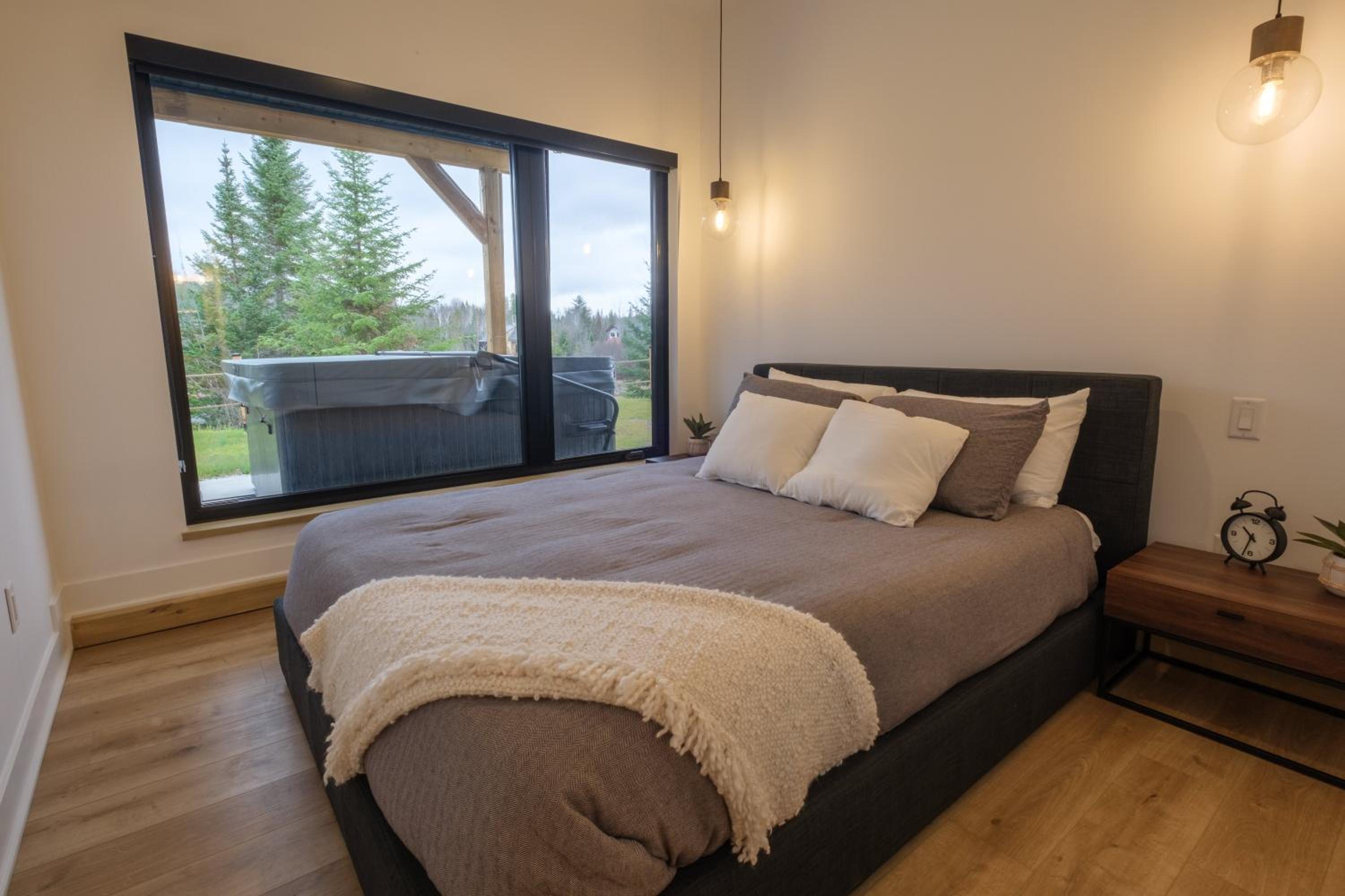 Le Chalet Saint-Cerf - Ski, Waterfront and Spa