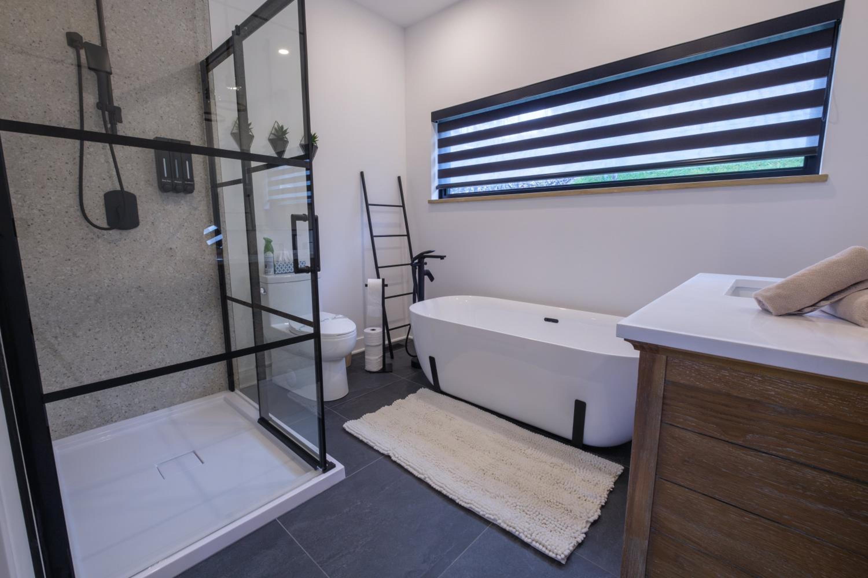 Le Chalet Saint-Cerf - Ski, Waterfront and Spa