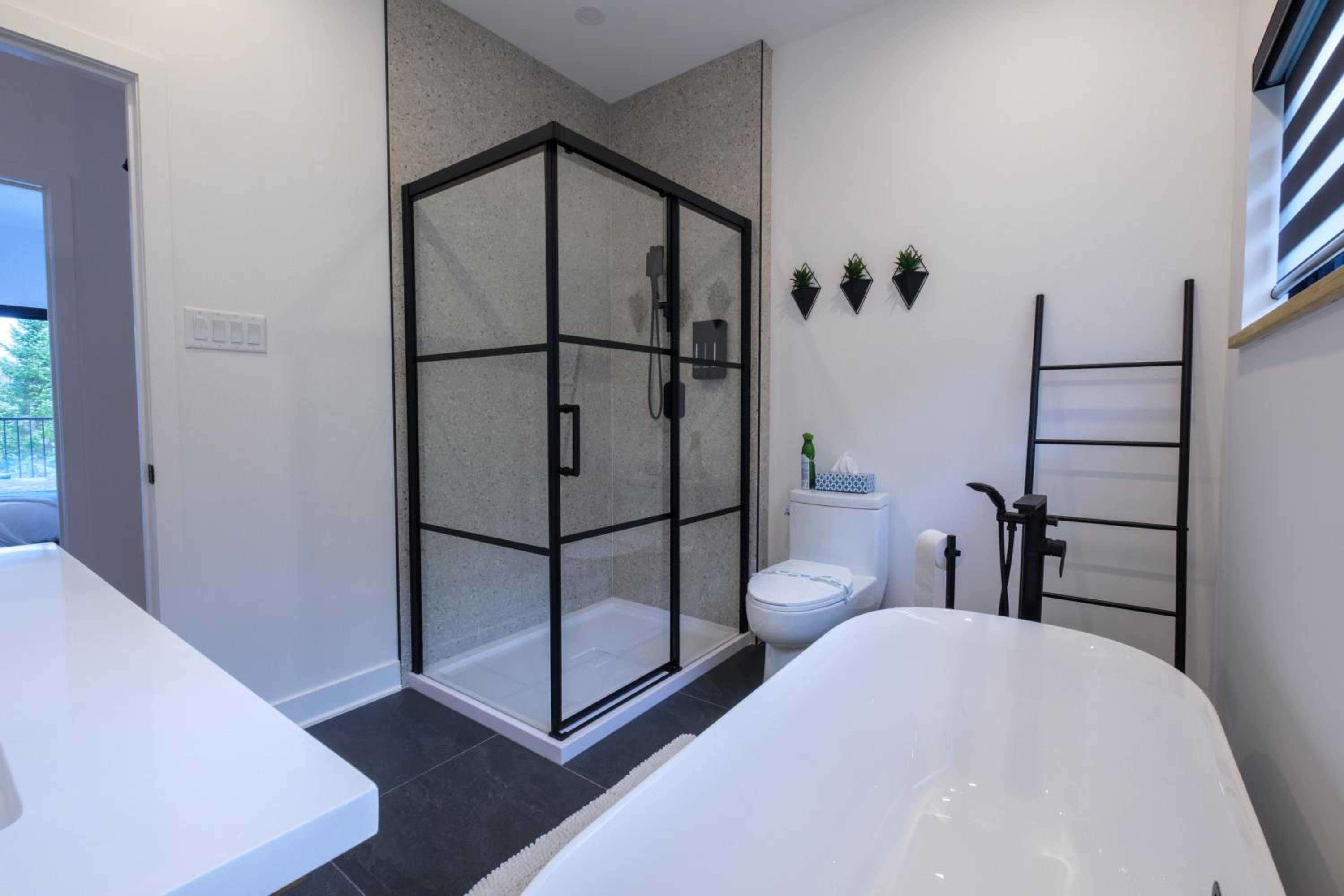 Le Chalet Saint-Cerf - Ski, Waterfront and Spa