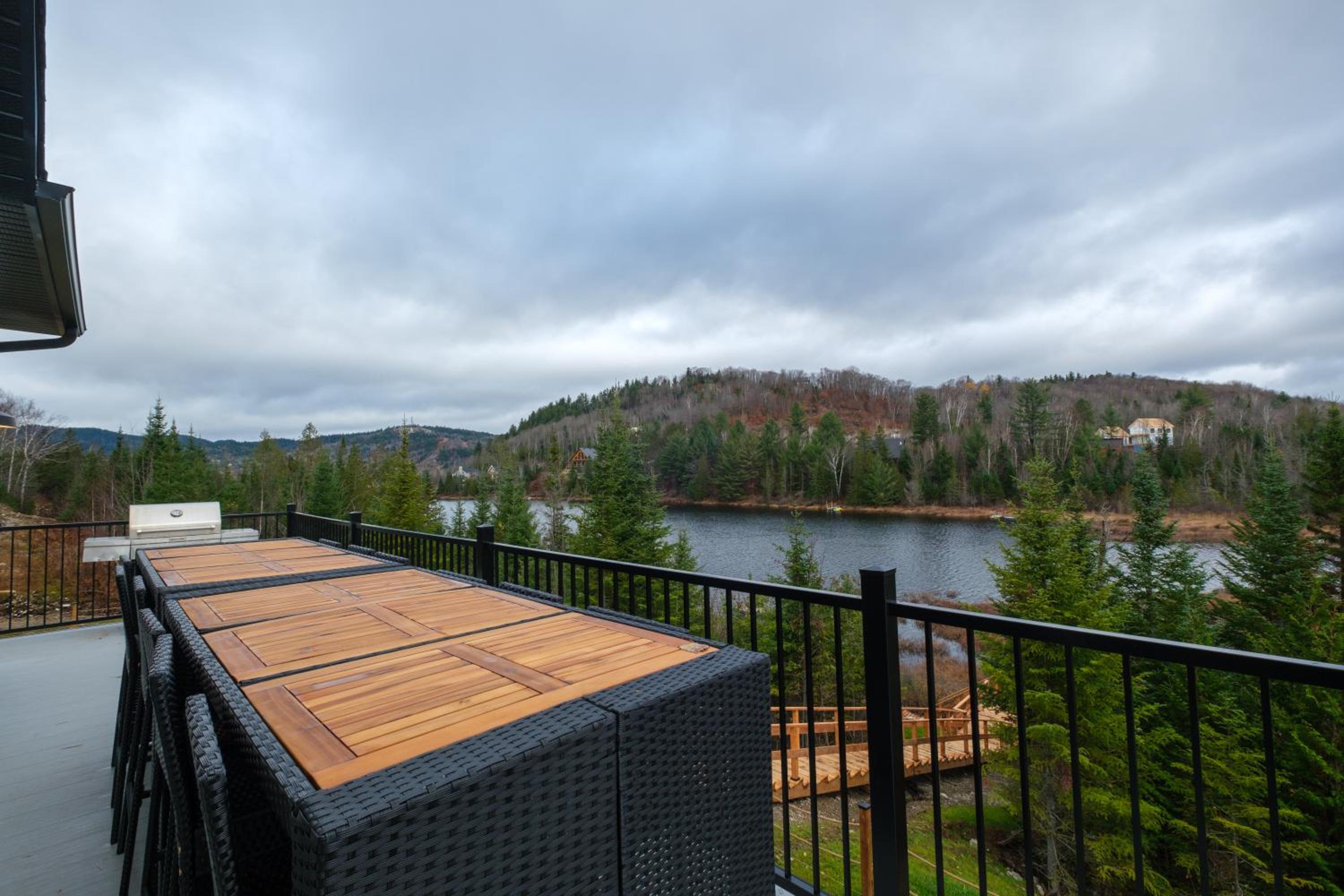 Le Chalet Saint-Cerf - Ski, Waterfront and Spa