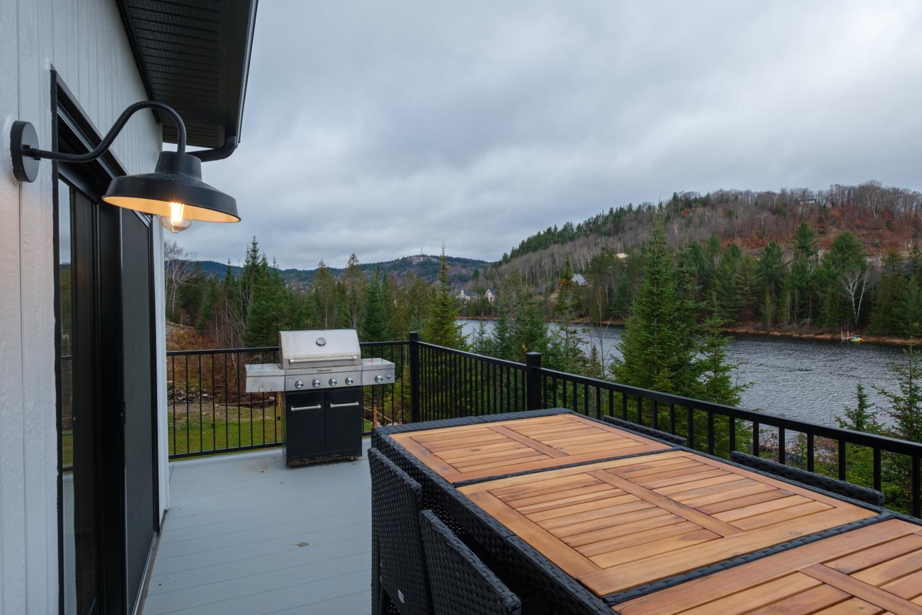 Le Chalet Saint-Cerf - Ski, Waterfront and Spa