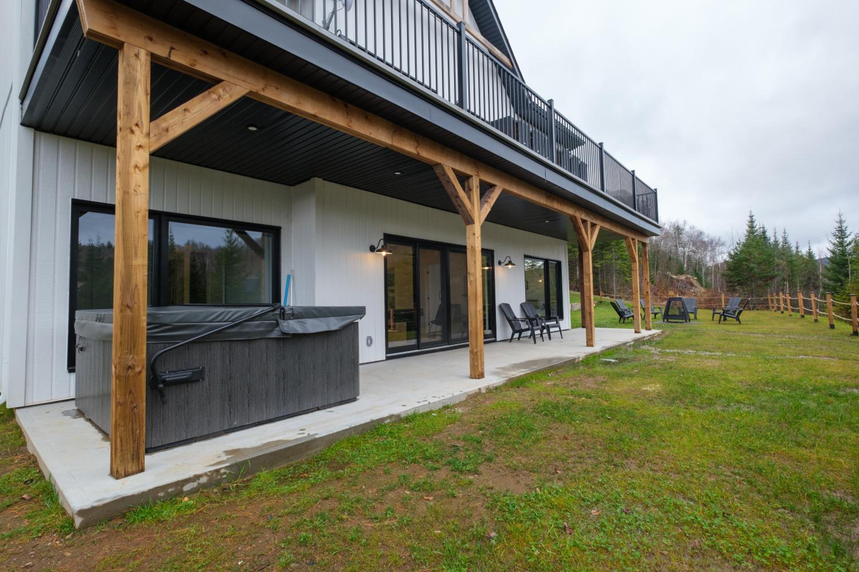 Le Chalet Saint-Cerf - Ski, Waterfront and Spa