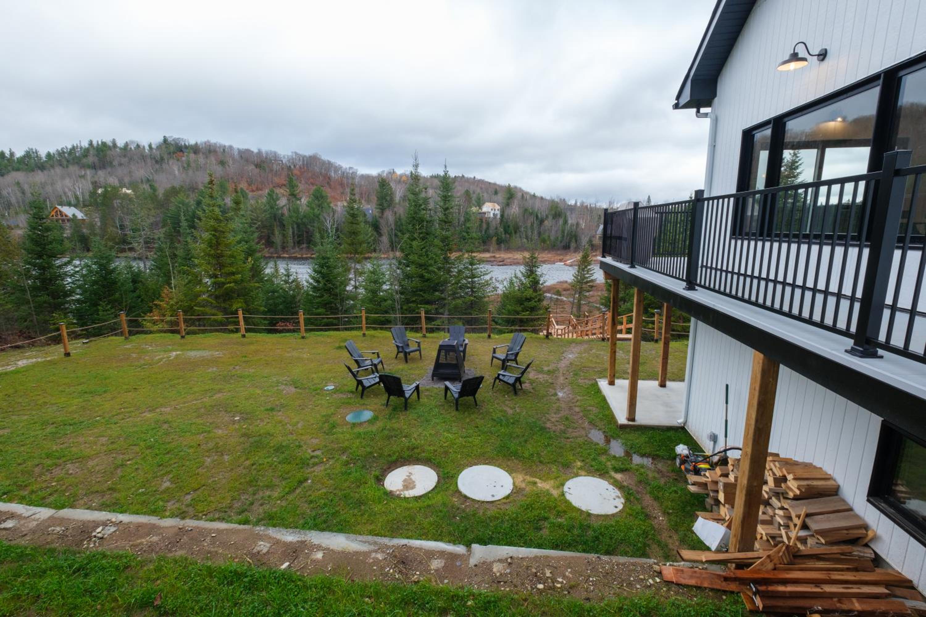 Le Chalet Saint-Cerf - Ski, Waterfront and Spa