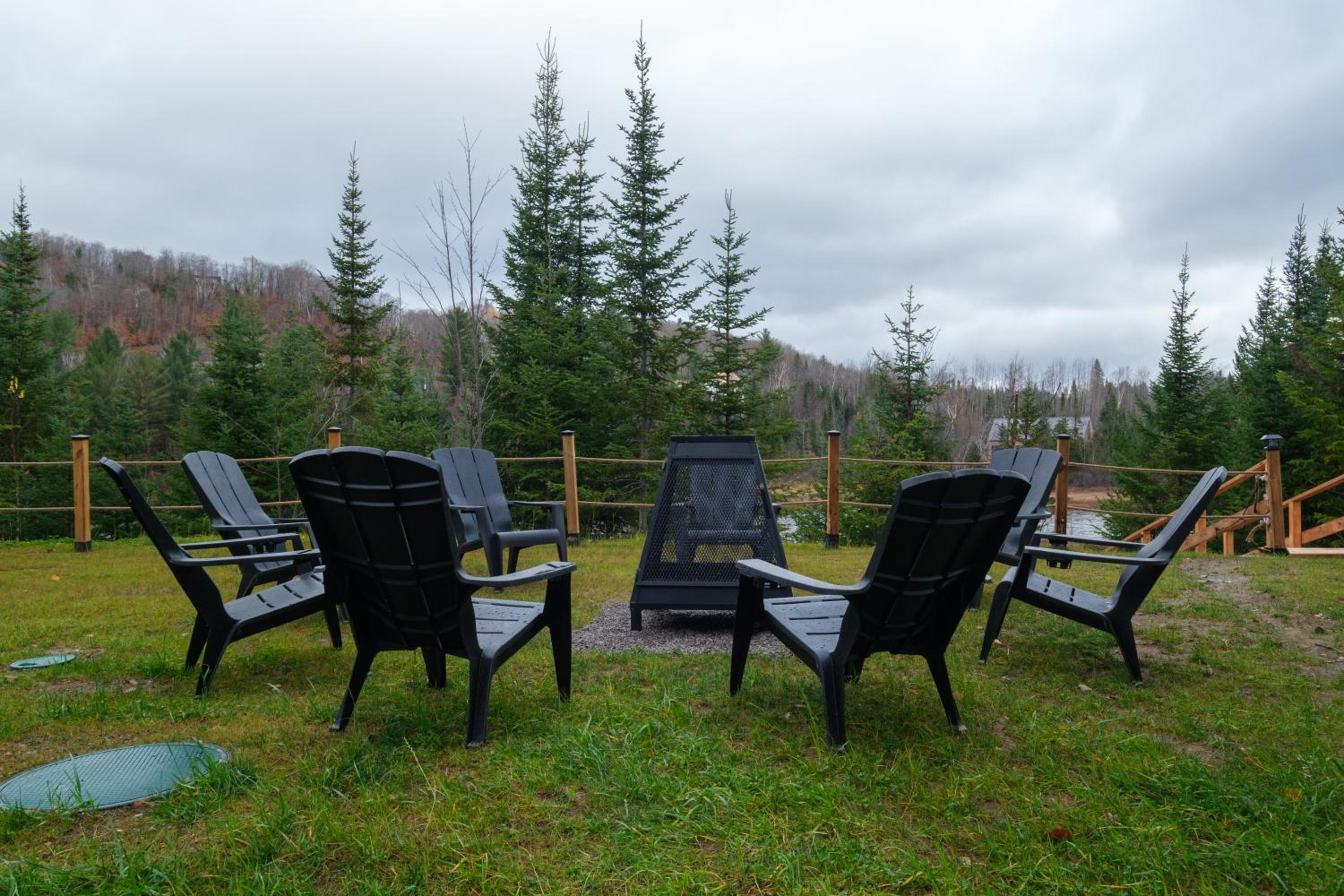 Le Chalet Saint-Cerf - Ski, Waterfront and Spa