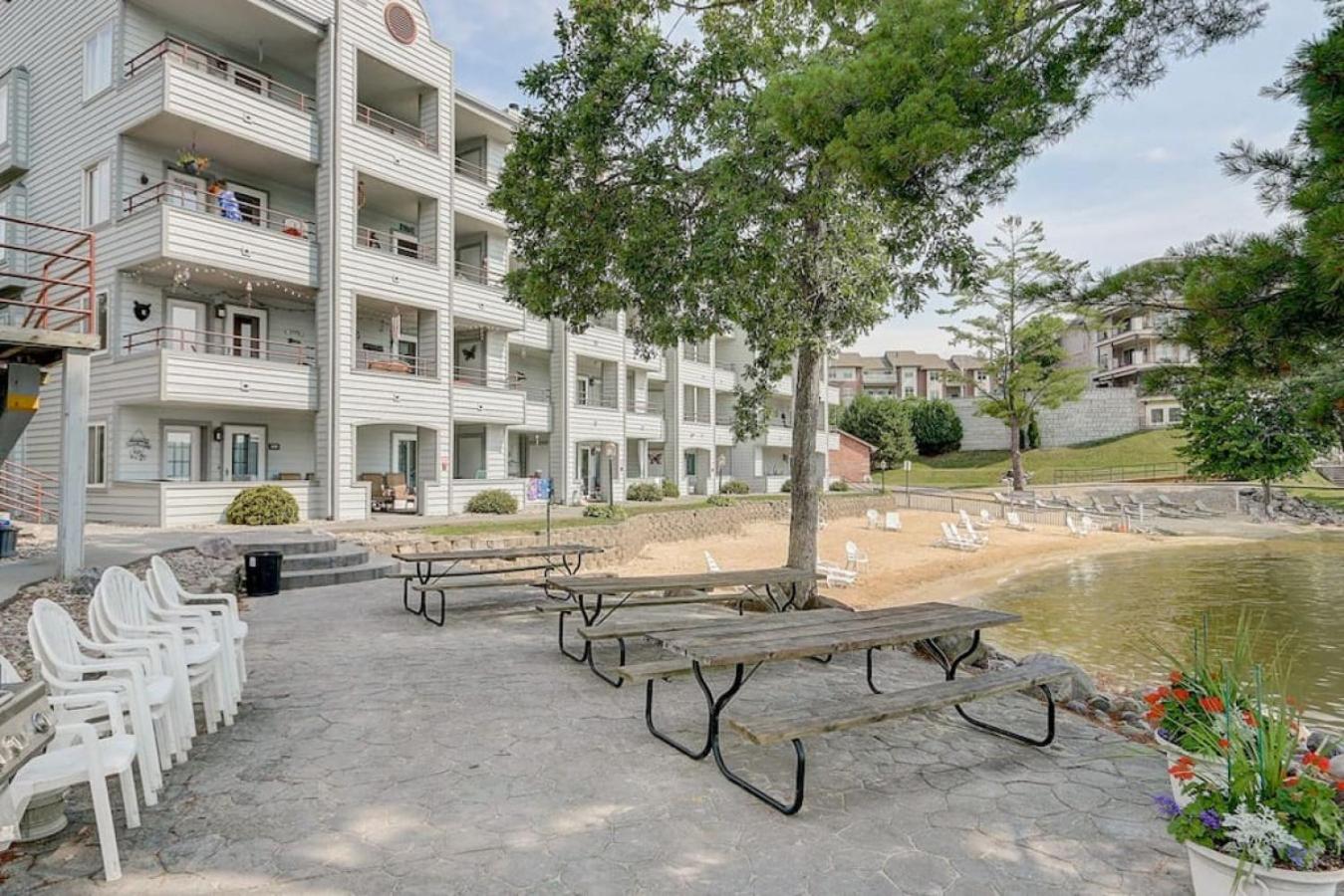 Hotel Brown Family Condo for Families Golf Trips and Girls Getaways - Image 1