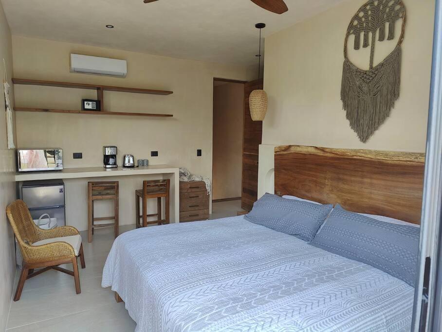 Luxury Penthouse Studio with Private Rooftop & Pool