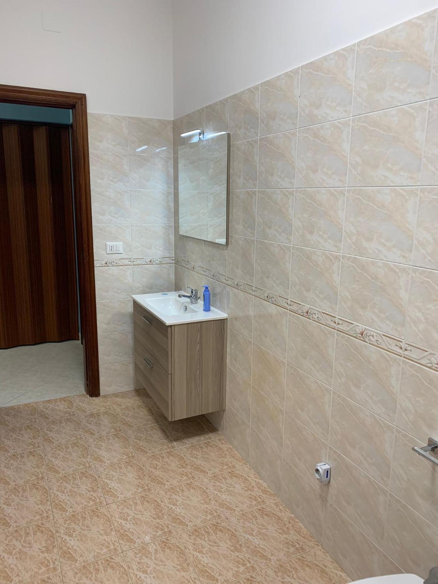 Roxy House Trani en Trani — bathroom