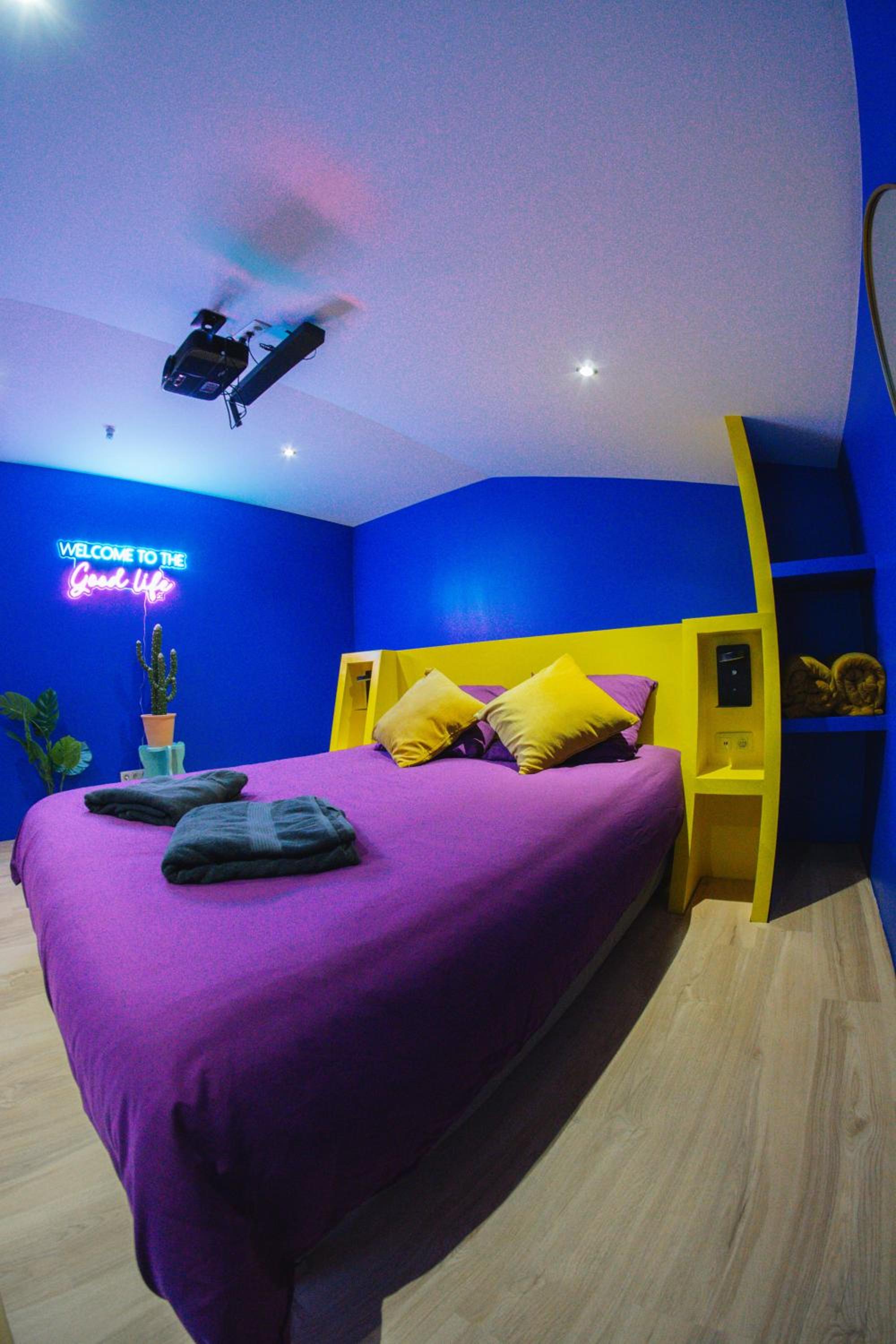 Capsule Boogie-Woogie - JACUZZI - SAUNA - BILLARD - JEUX - ECRAN GÉANT - FILET SUSPENDU - NETFLIX