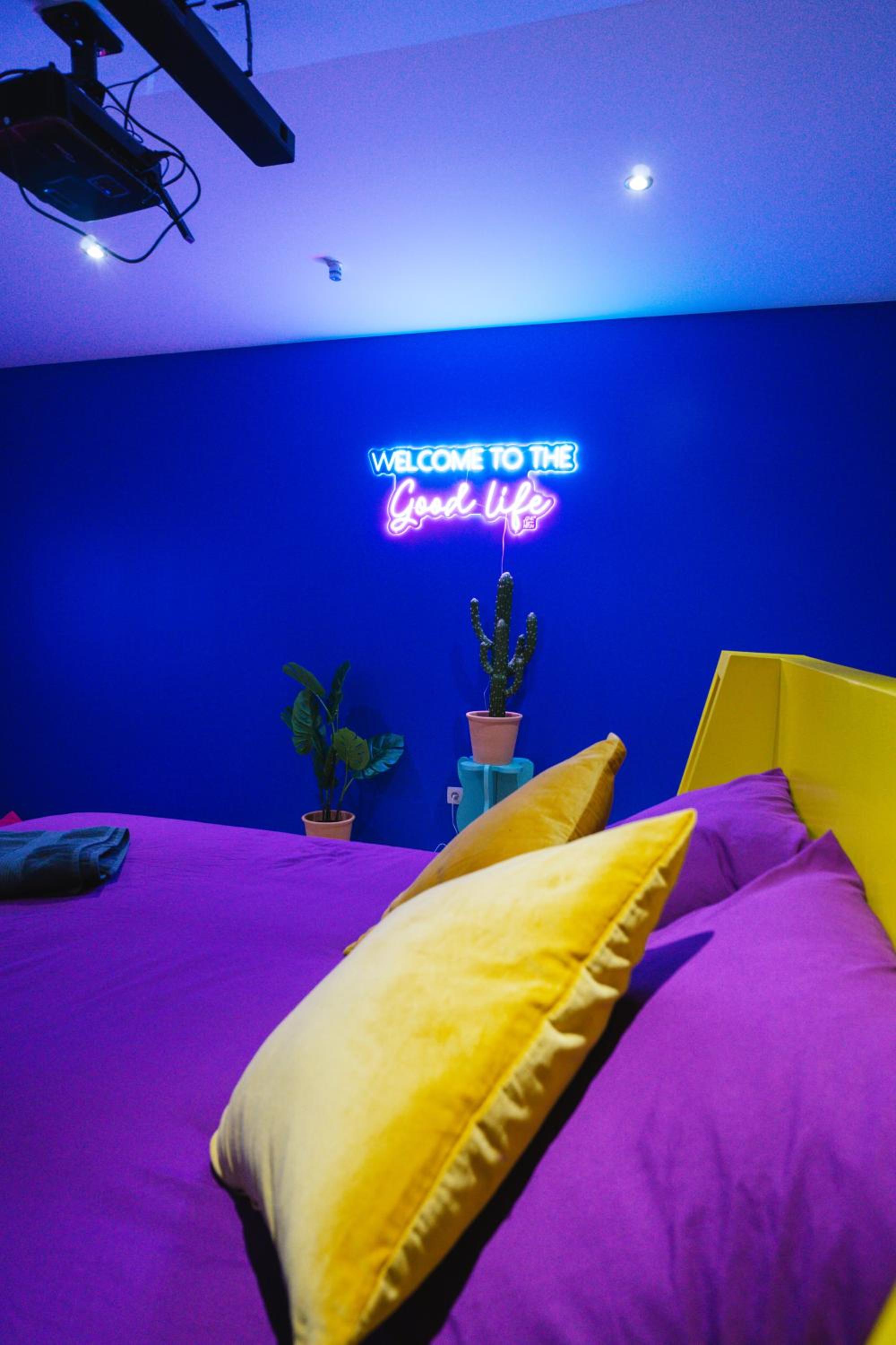 Capsule Boogie-Woogie - JACUZZI - SAUNA - BILLARD - JEUX - ECRAN GÉANT - FILET SUSPENDU - NETFLIX