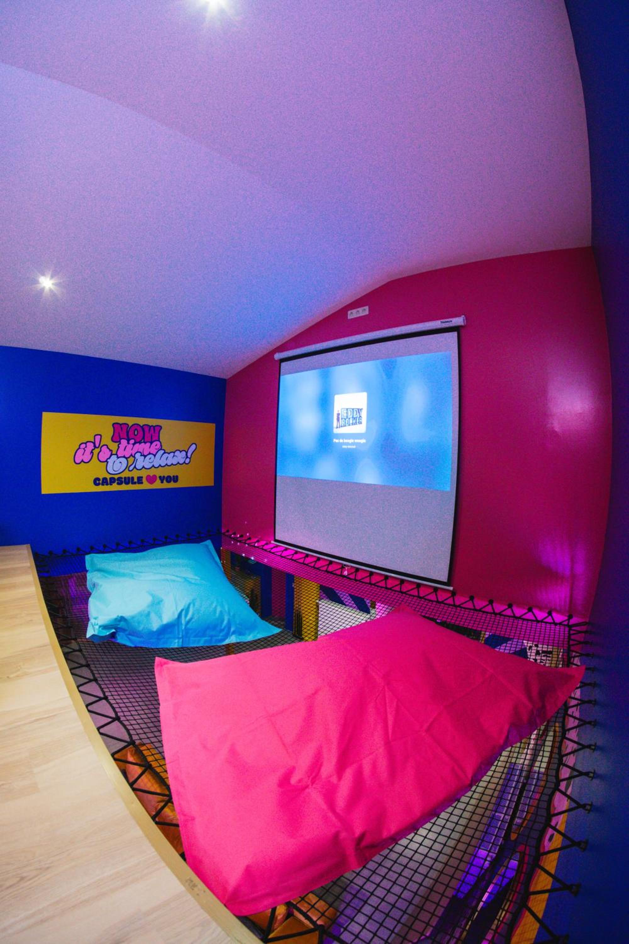 Capsule Boogie-Woogie - JACUZZI - SAUNA - BILLARD - JEUX - ECRAN GÉANT - FILET SUSPENDU - NETFLIX