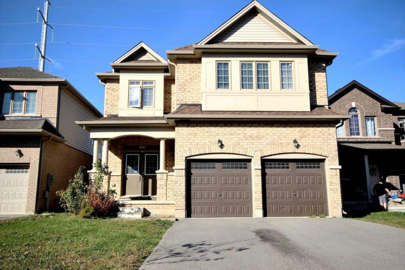 Luxury Home Mins from Waterfall next to Transit