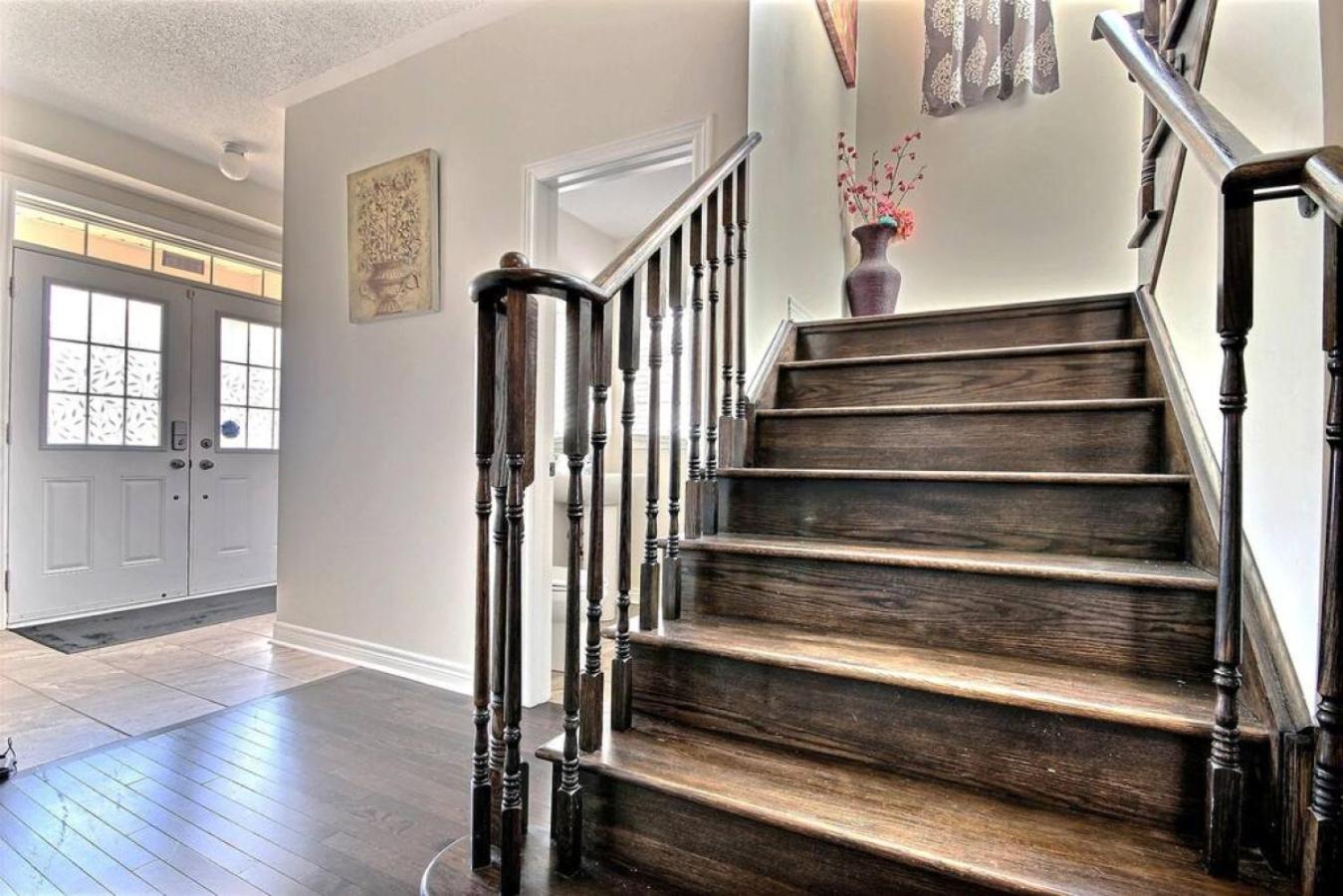 Luxury Home Mins from Waterfall next to Transit
