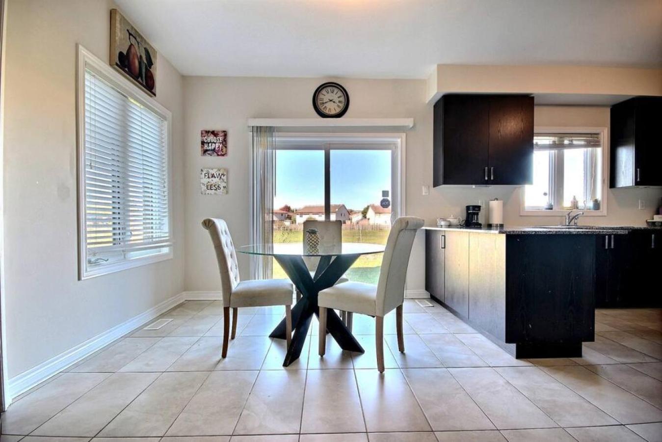 Luxury Home Mins from Waterfall next to Transit