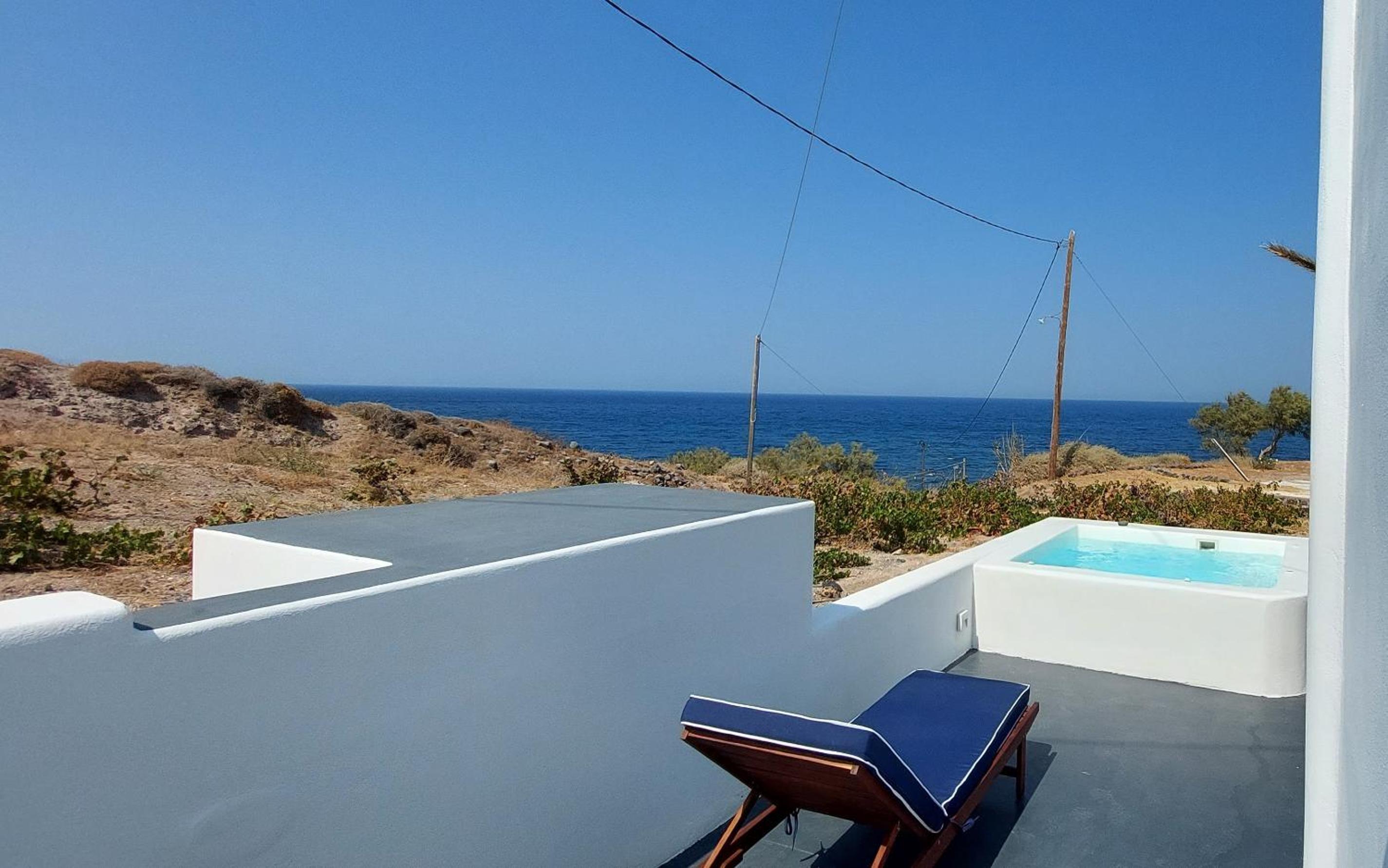 Α Peaceful Seafront Escape in Santorini- Sonus Mare view 3