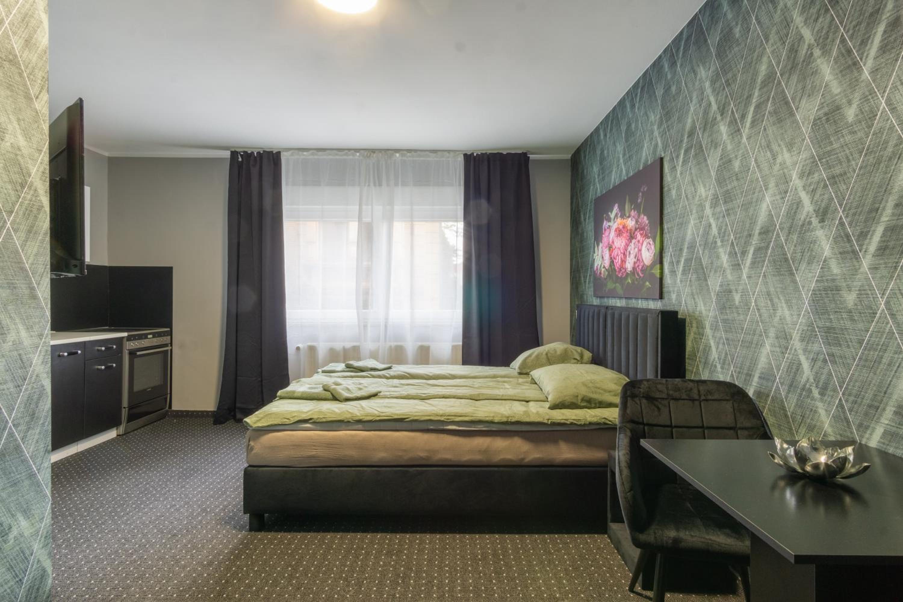 Bed and Breakfast 33