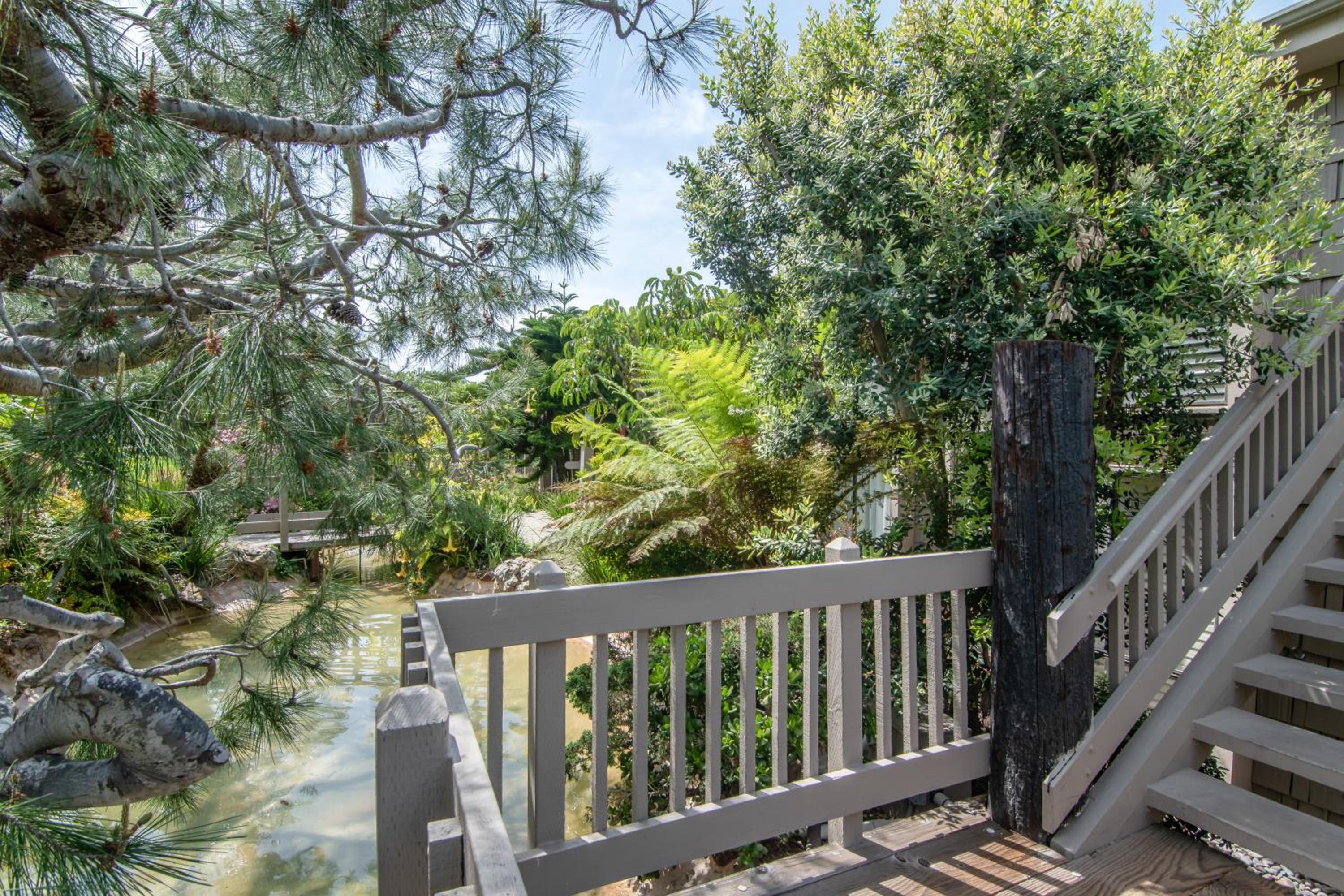 Luxe 2 BR Beachfront Condo wHarbor Ocean views -Perfect Family Escape view 2