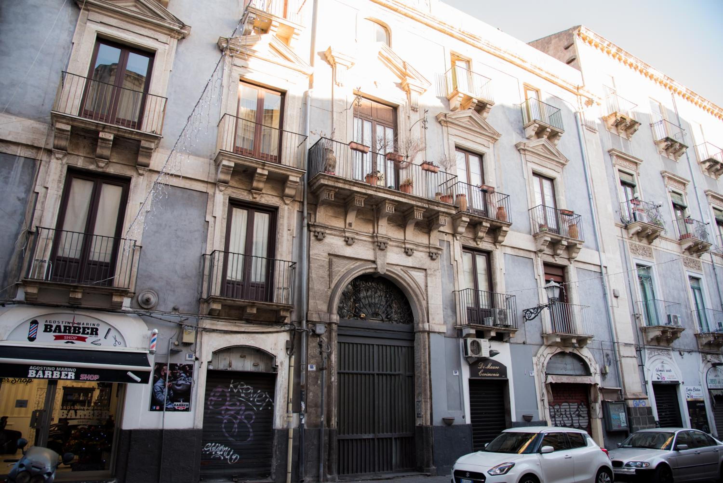 Garibaldi House Apartments view 2