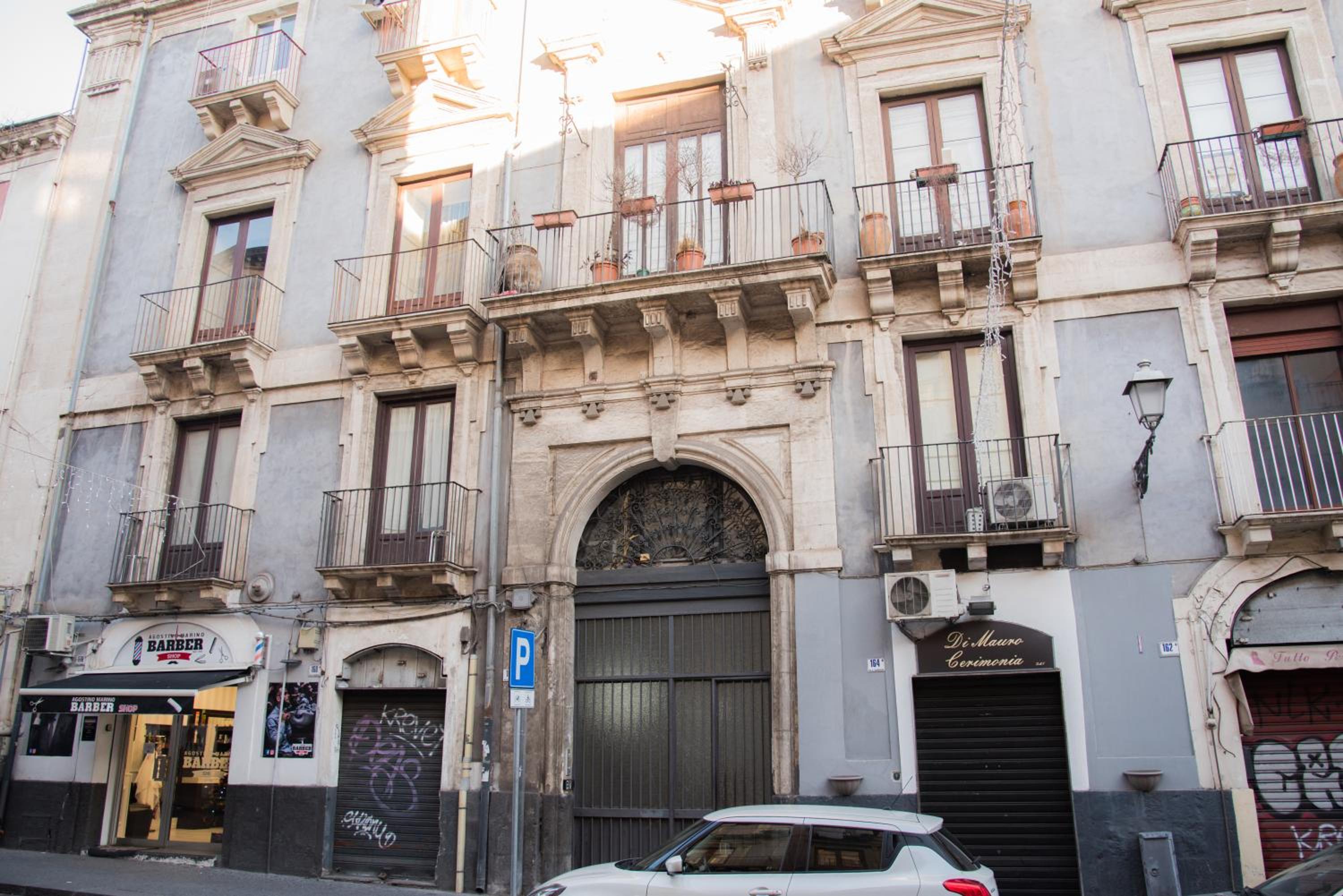 Garibaldi House Apartments view 4