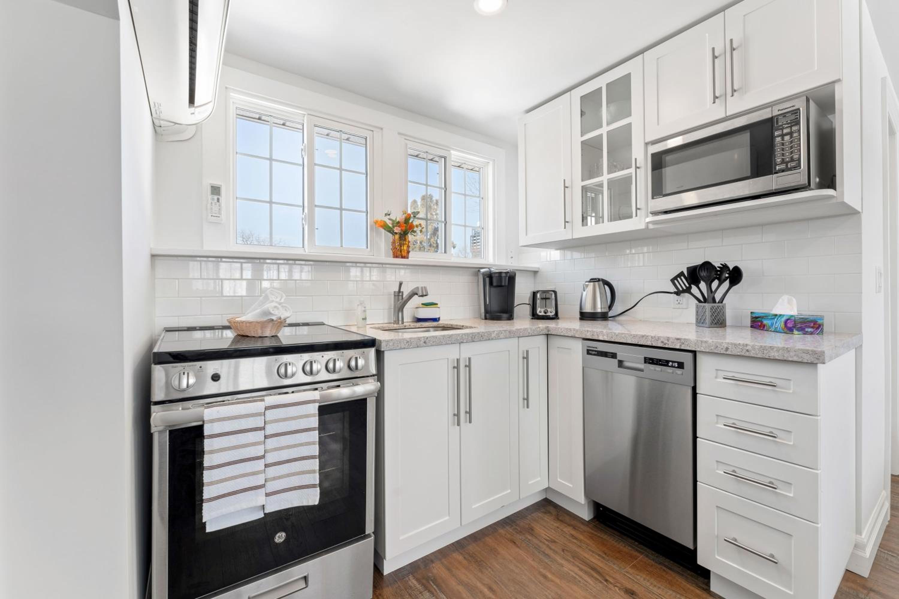Conveniently located Studio in Burlington - U5
