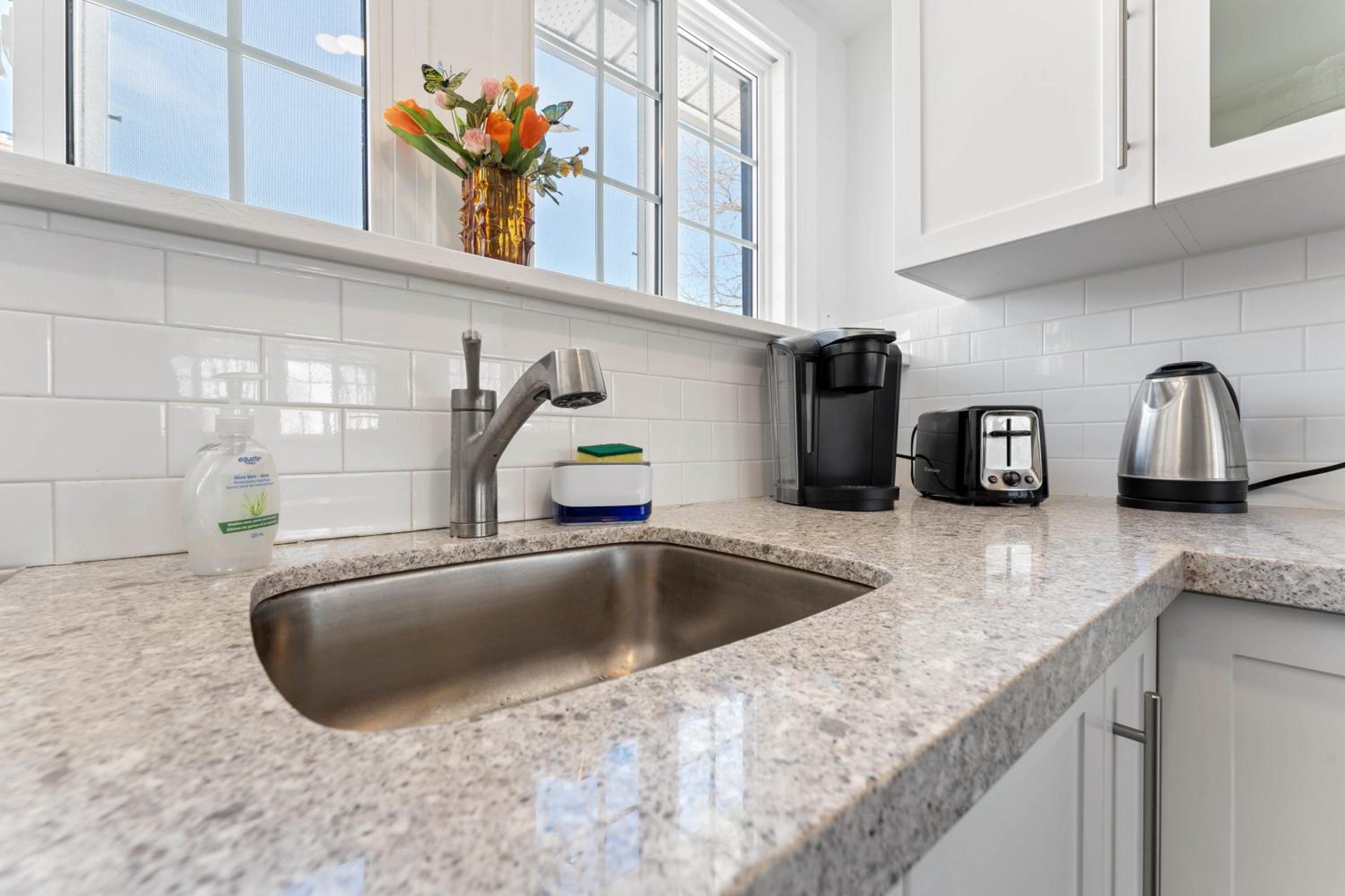 Conveniently located Studio in Burlington - U5