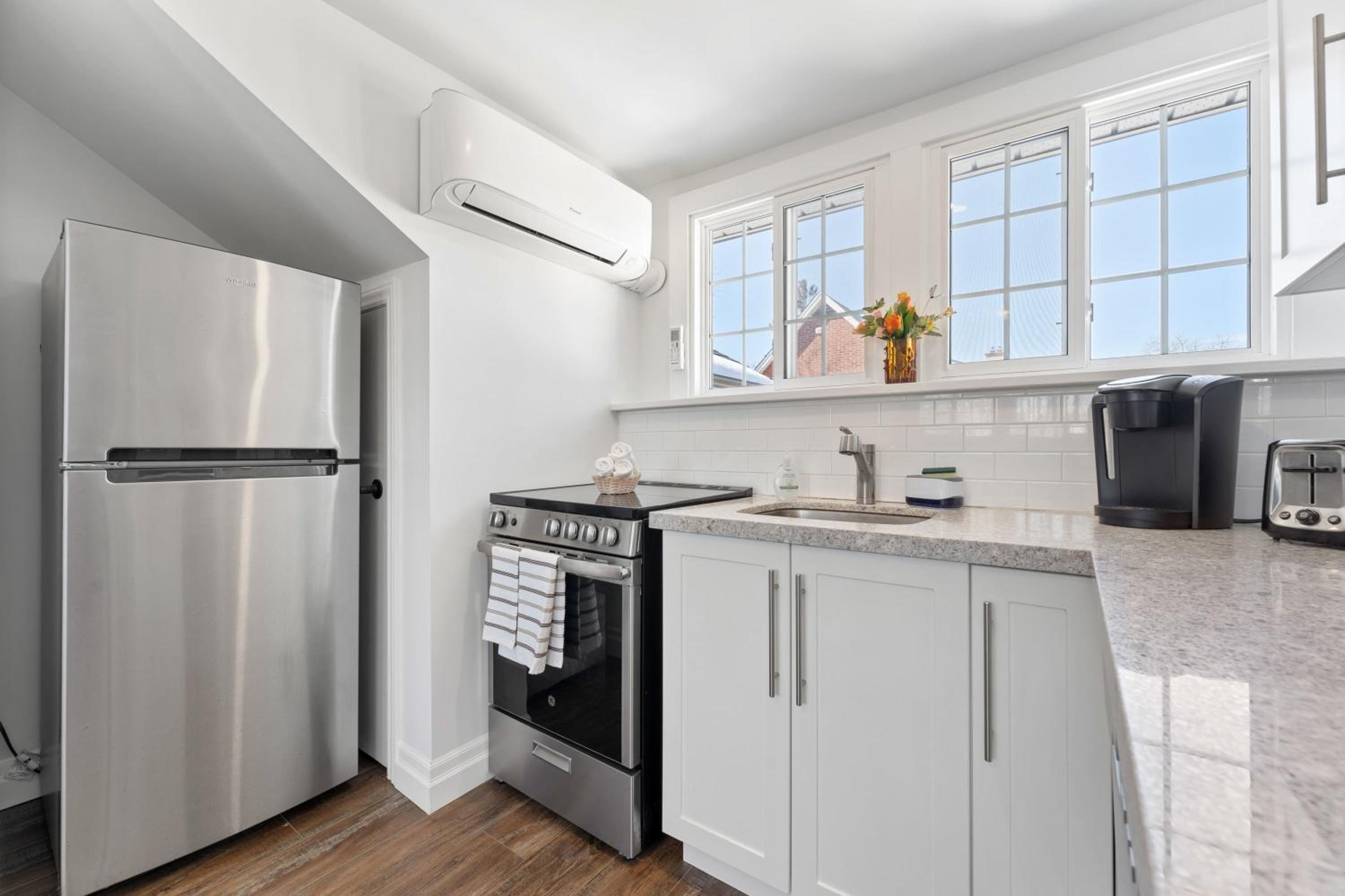 Conveniently located Studio in Burlington - U5