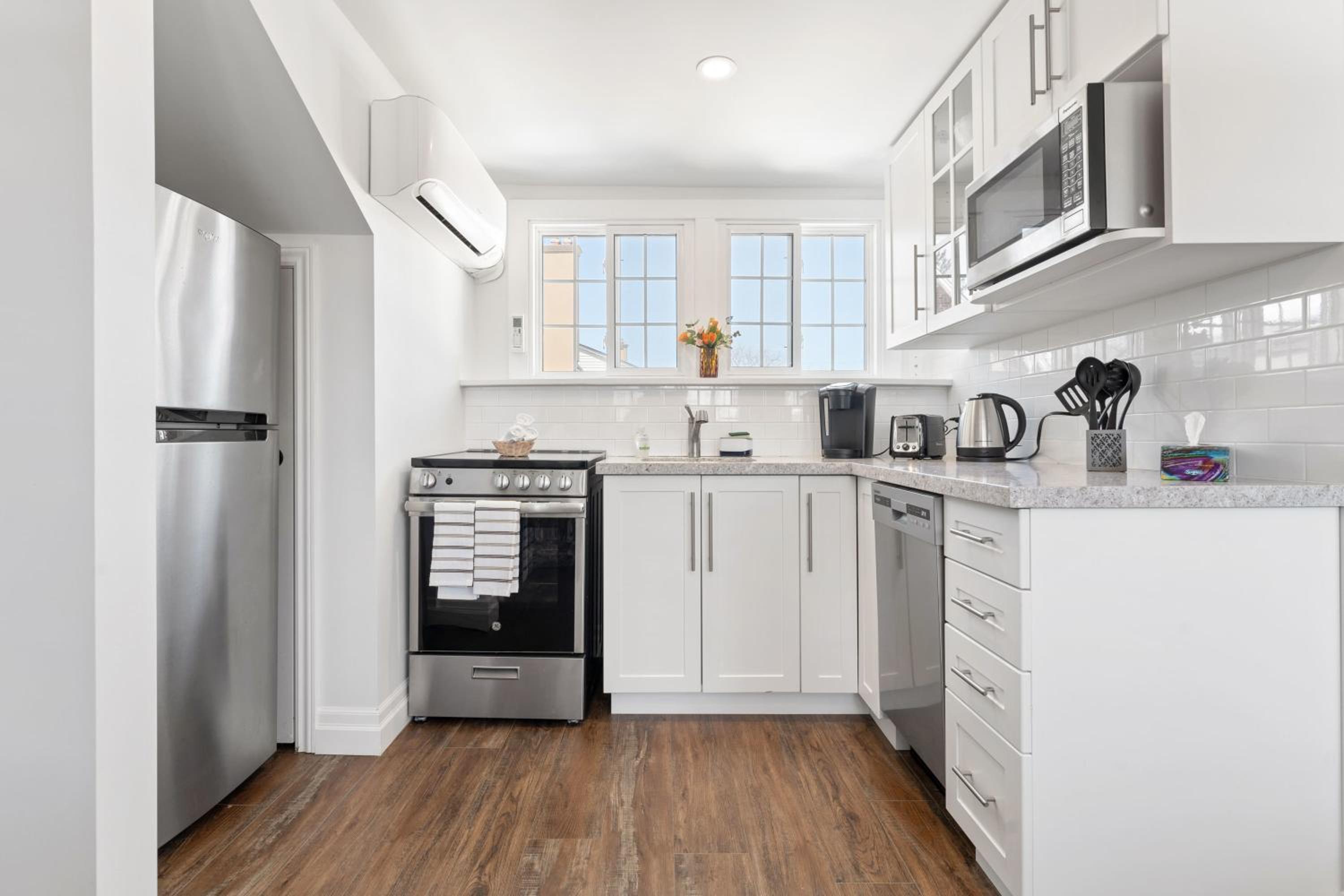 Conveniently located Studio in Burlington - U5