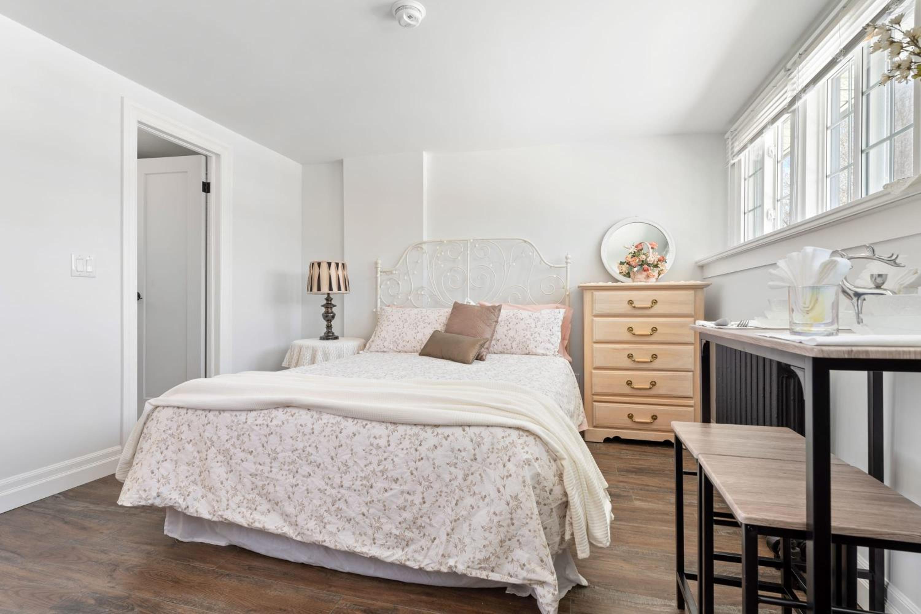 Conveniently located Studio in Burlington - U5