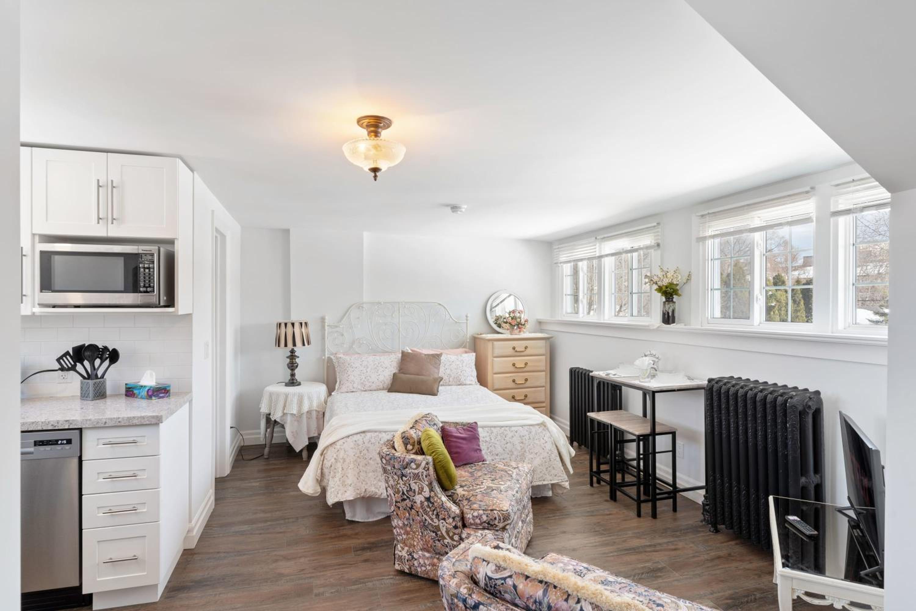 Conveniently located Studio in Burlington - U5