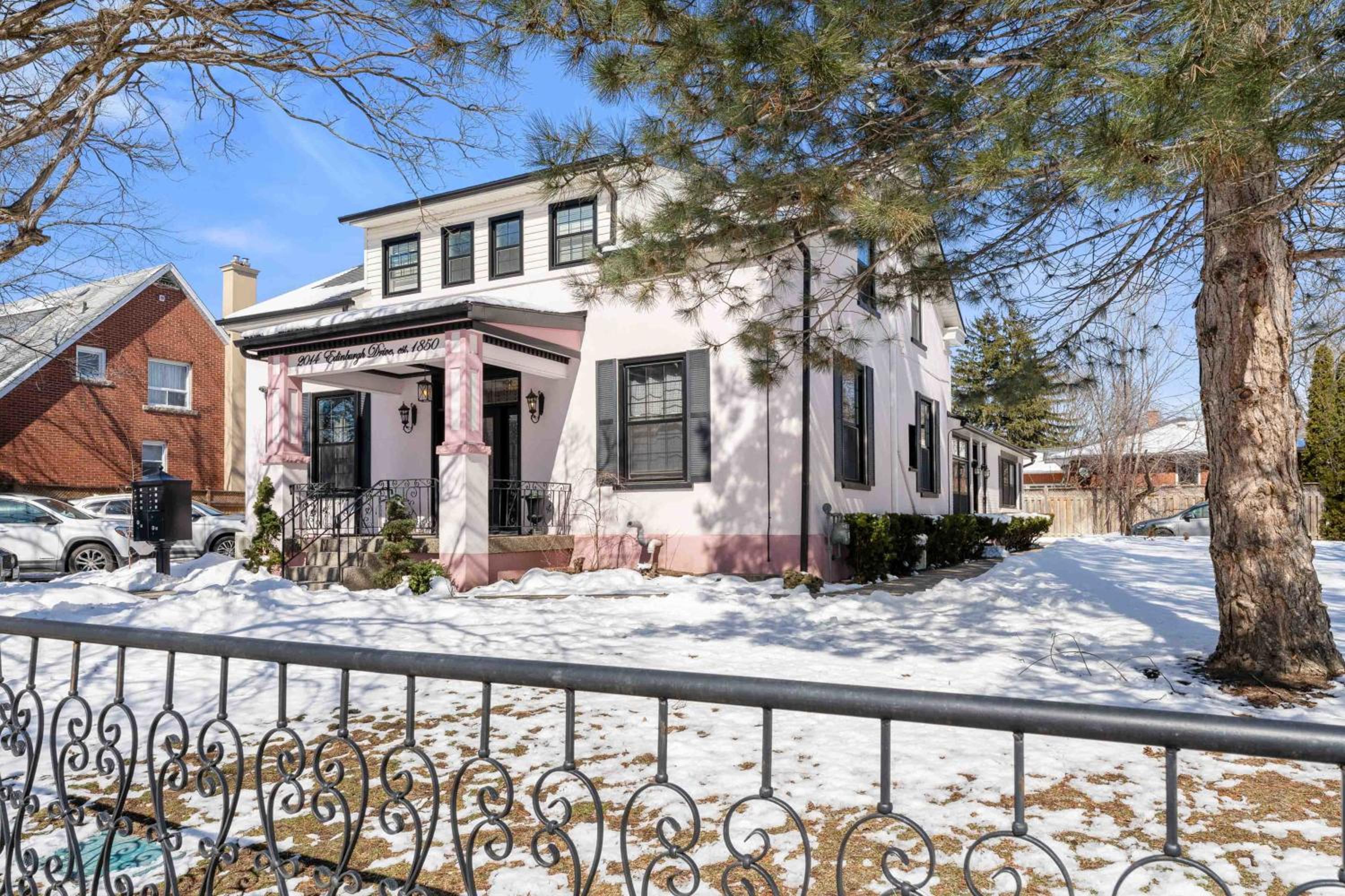 Conveniently located Studio in Burlington - U5