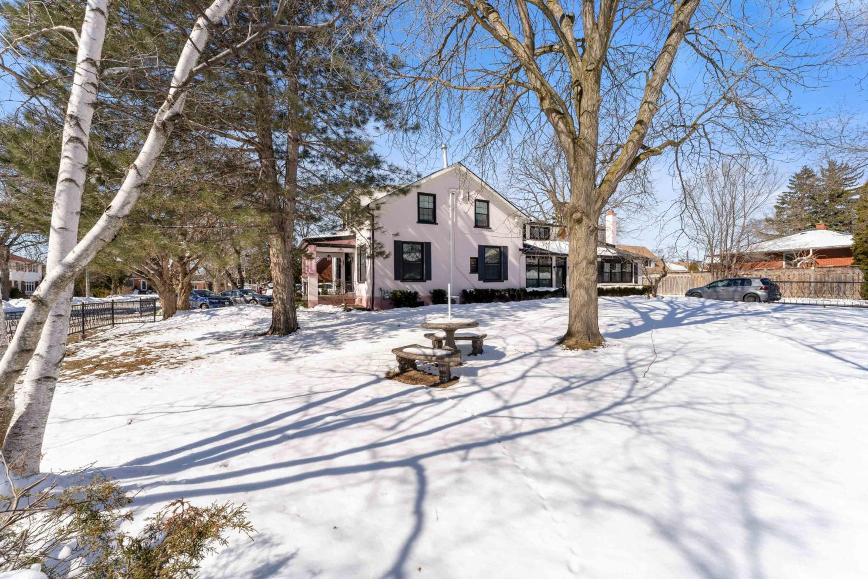 Conveniently located Studio in Burlington - U5