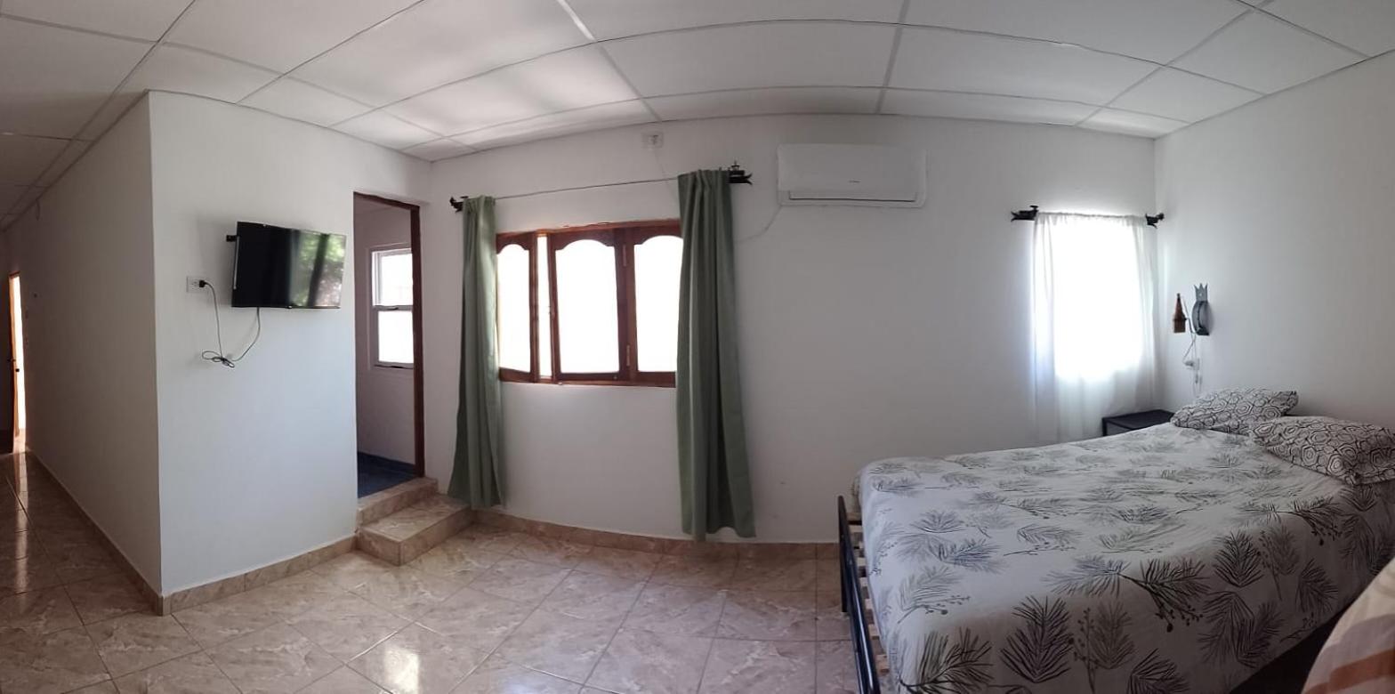 Hostal Los Faroles Chicoana