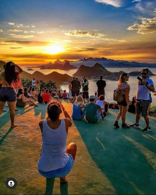 Apart. em Icaraí na quadra praia com garagem Wi-fi