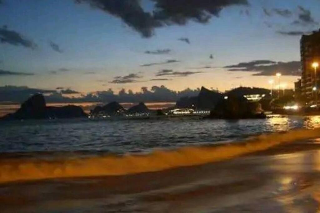 Apart. em Icaraí na quadra praia com garagem Wi-fi