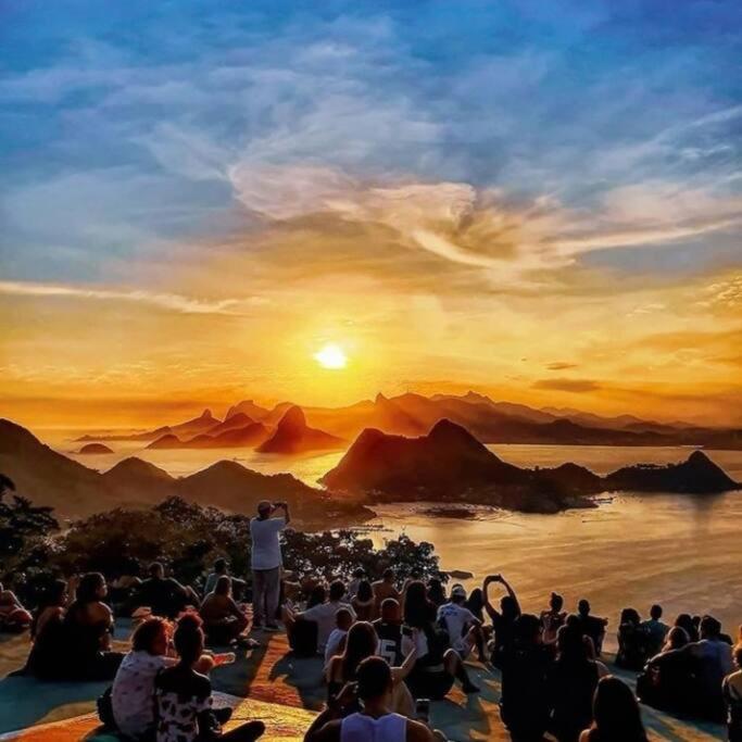 Apart. em Icaraí na quadra praia com garagem Wi-fi
