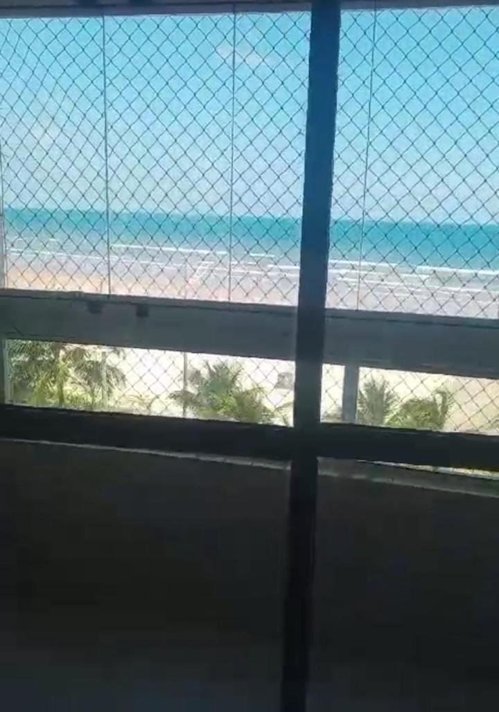 DE FRENTE PRO MAR