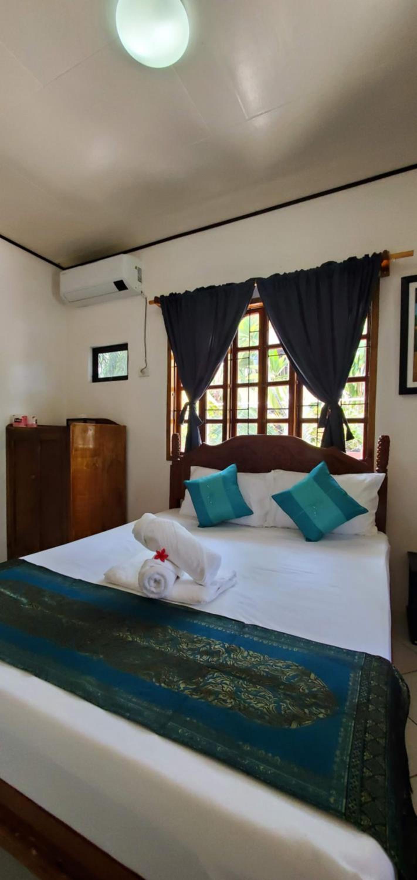 Palmera Palma Private 1-BR Bungalow in Moalboal view 3