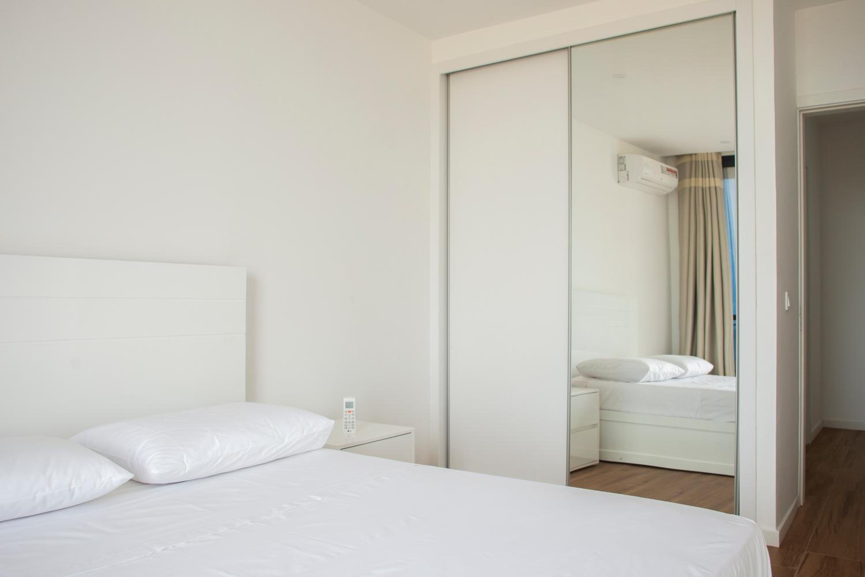 3 bdr aprt, rooftop pool & seaview - LCGR