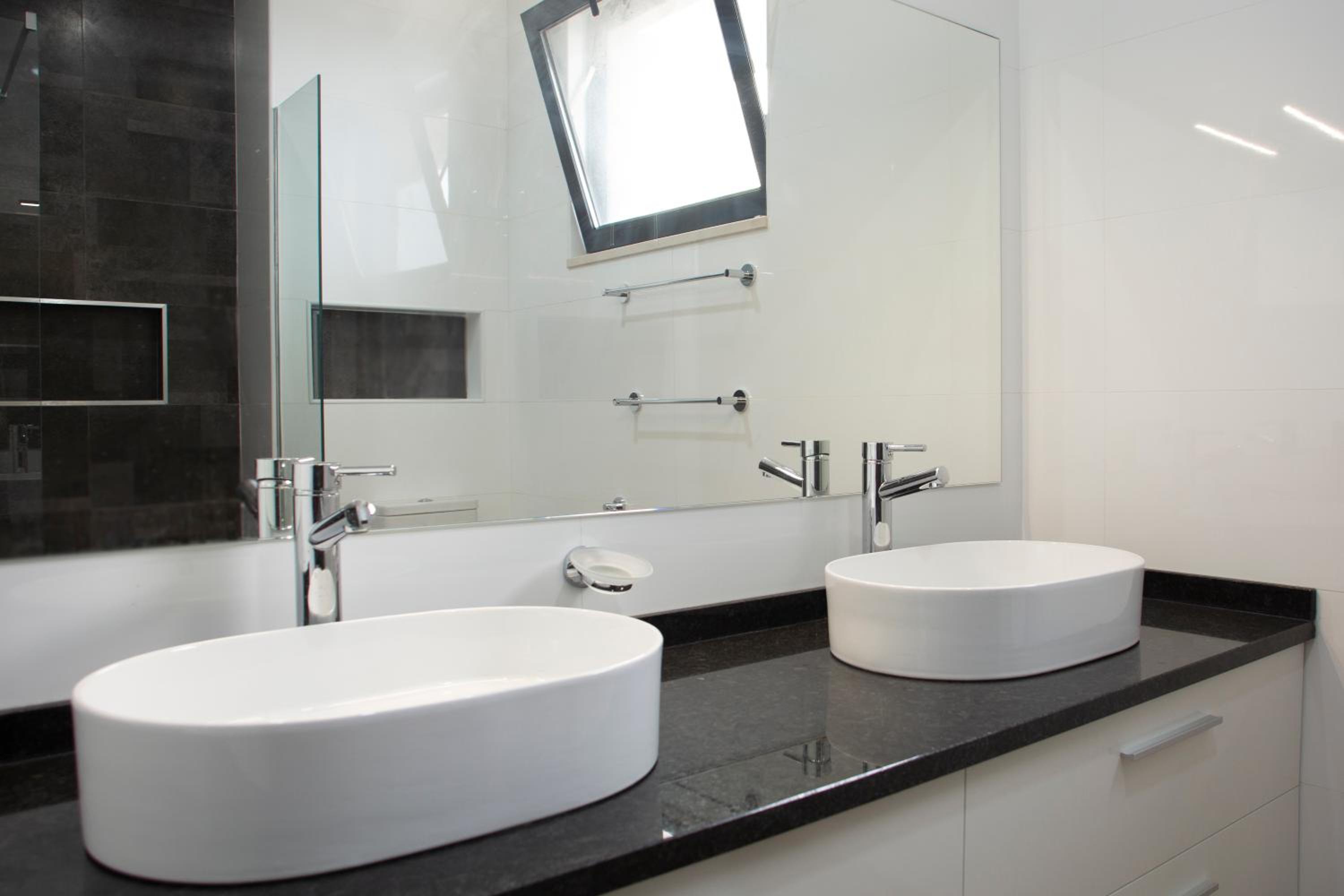 3 bdr aprt, rooftop pool & seaview - LCGR