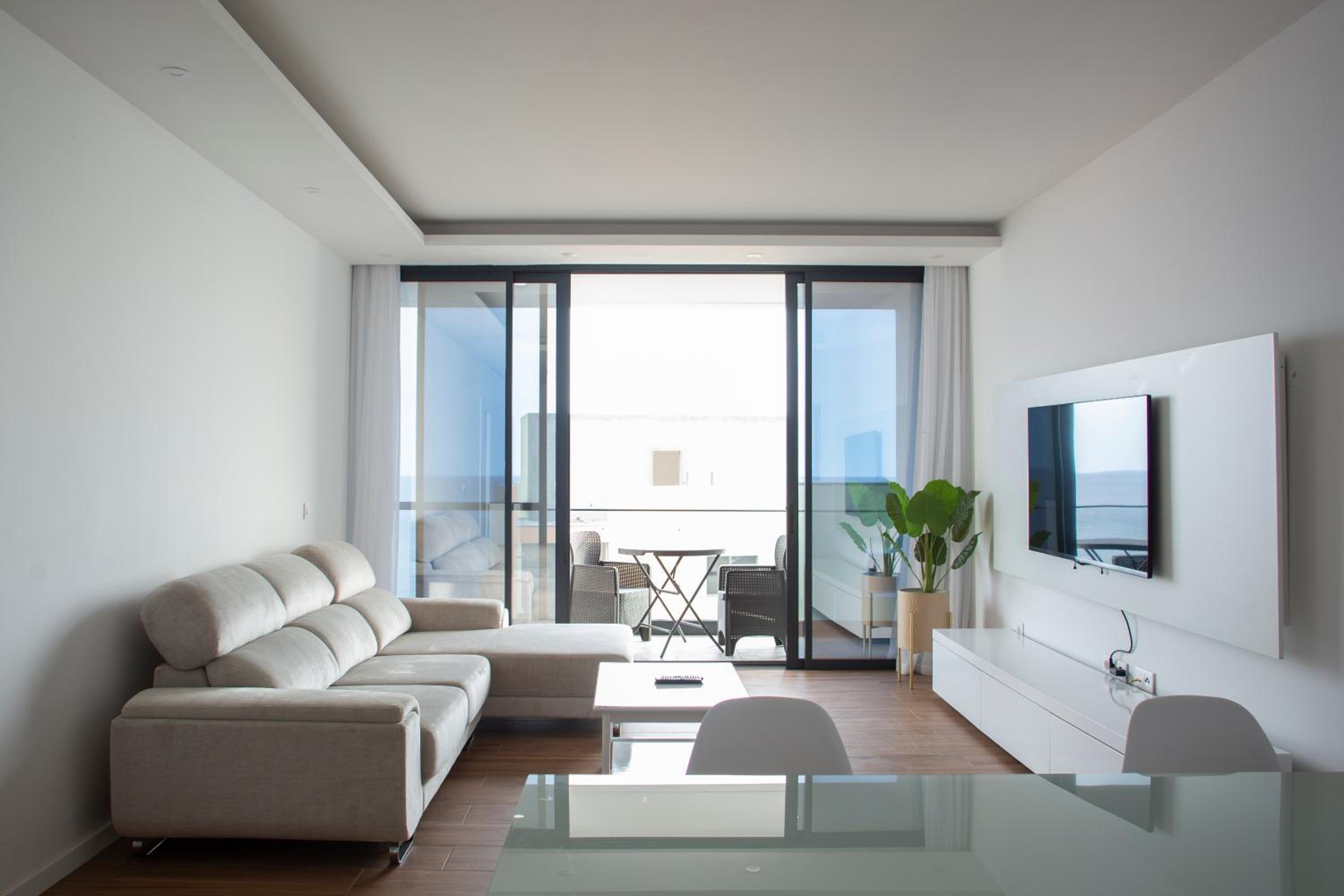 3 bdr aprt, rooftop pool & seaview - LCGR