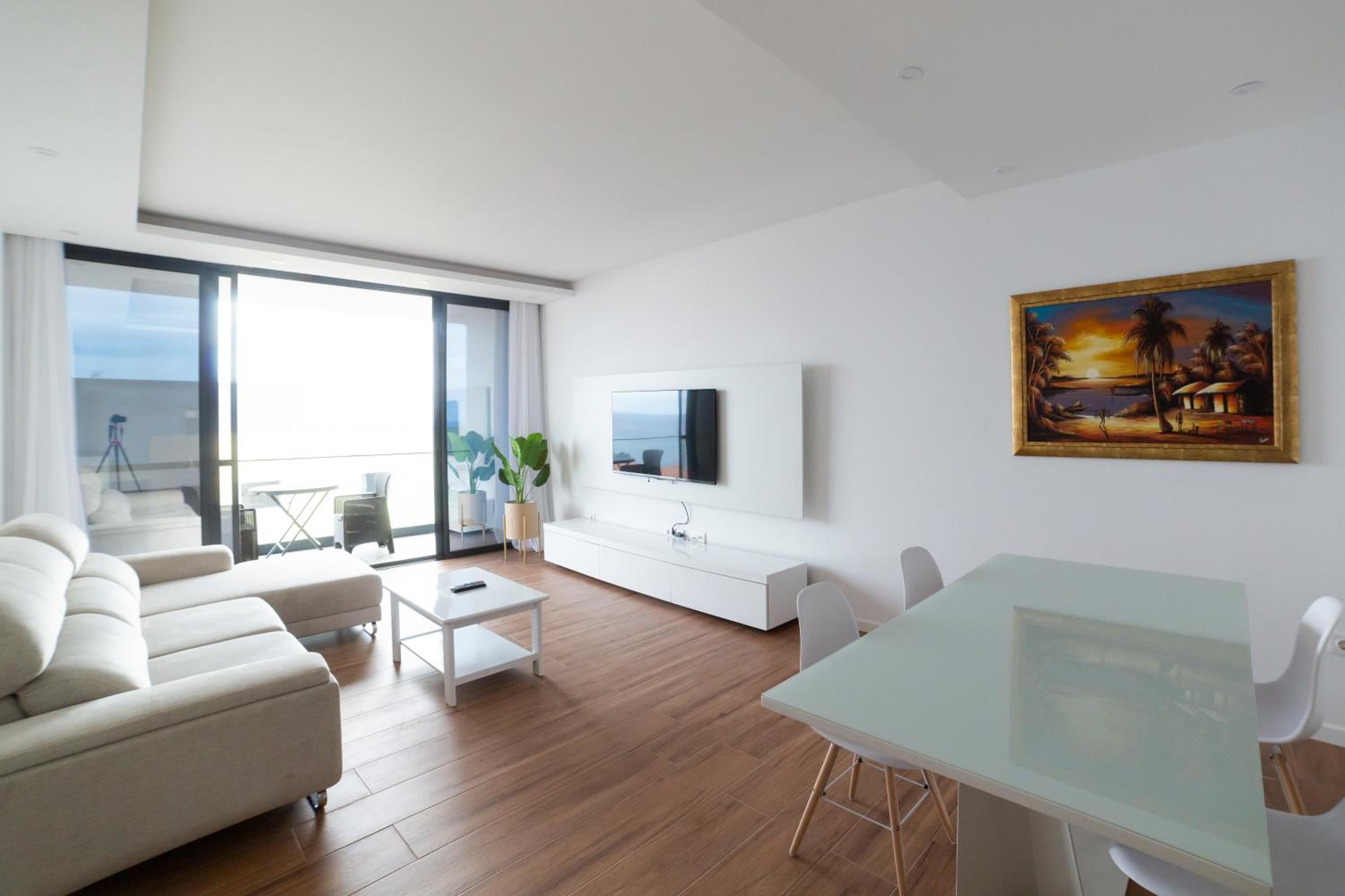 3 bdr aprt, rooftop pool & seaview - LCGR