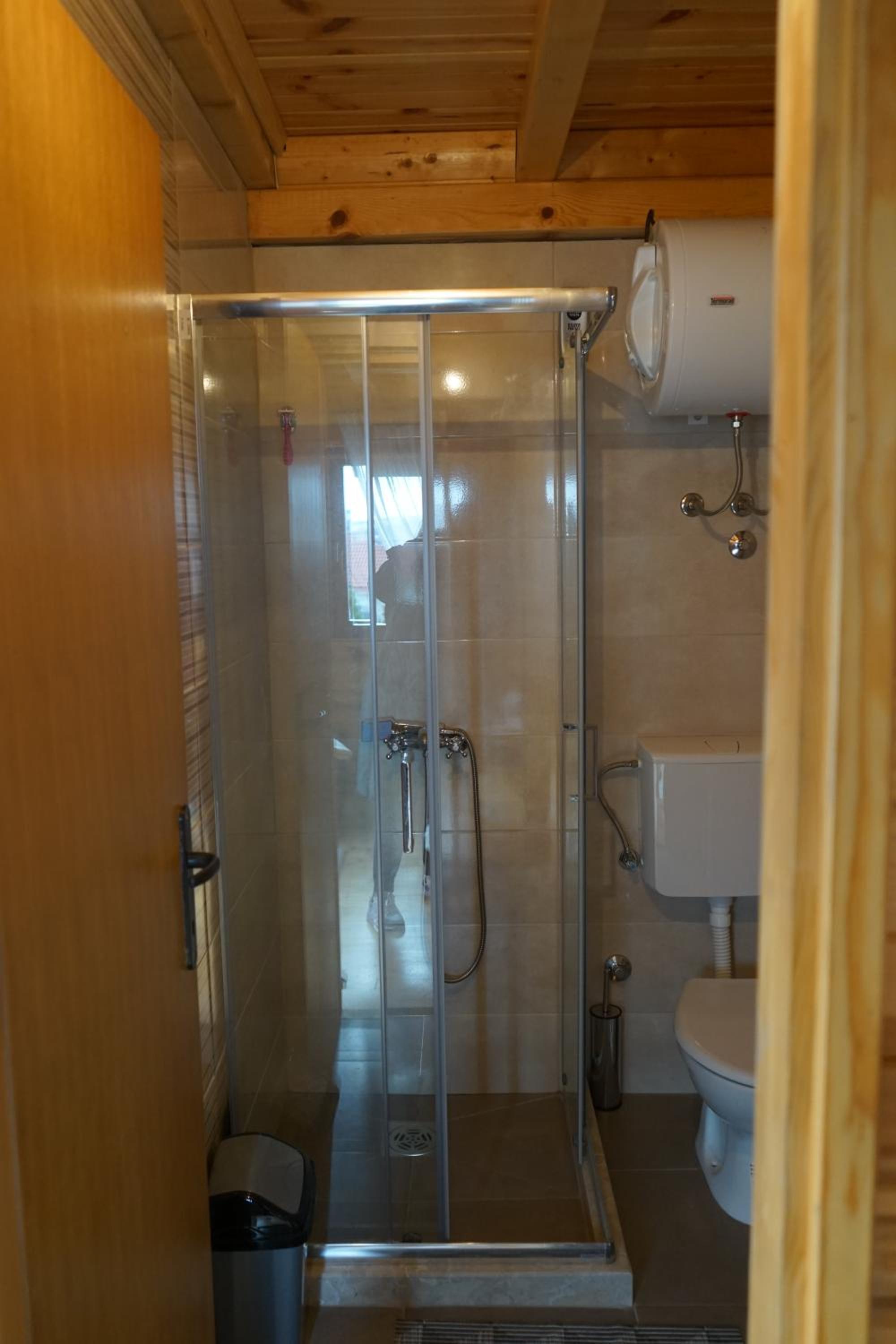 Photo 18