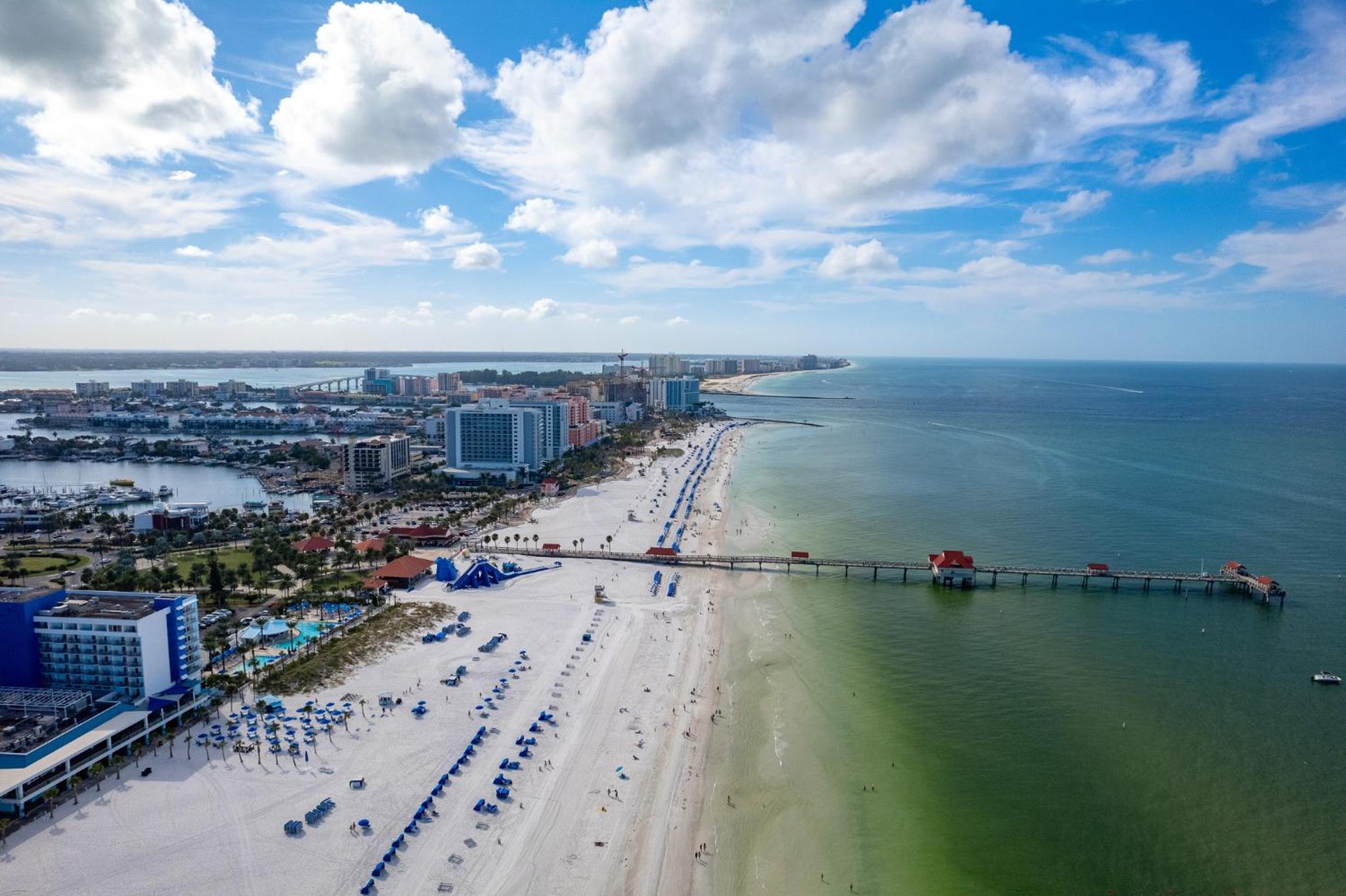 Minutes to Beach, Dining & Events