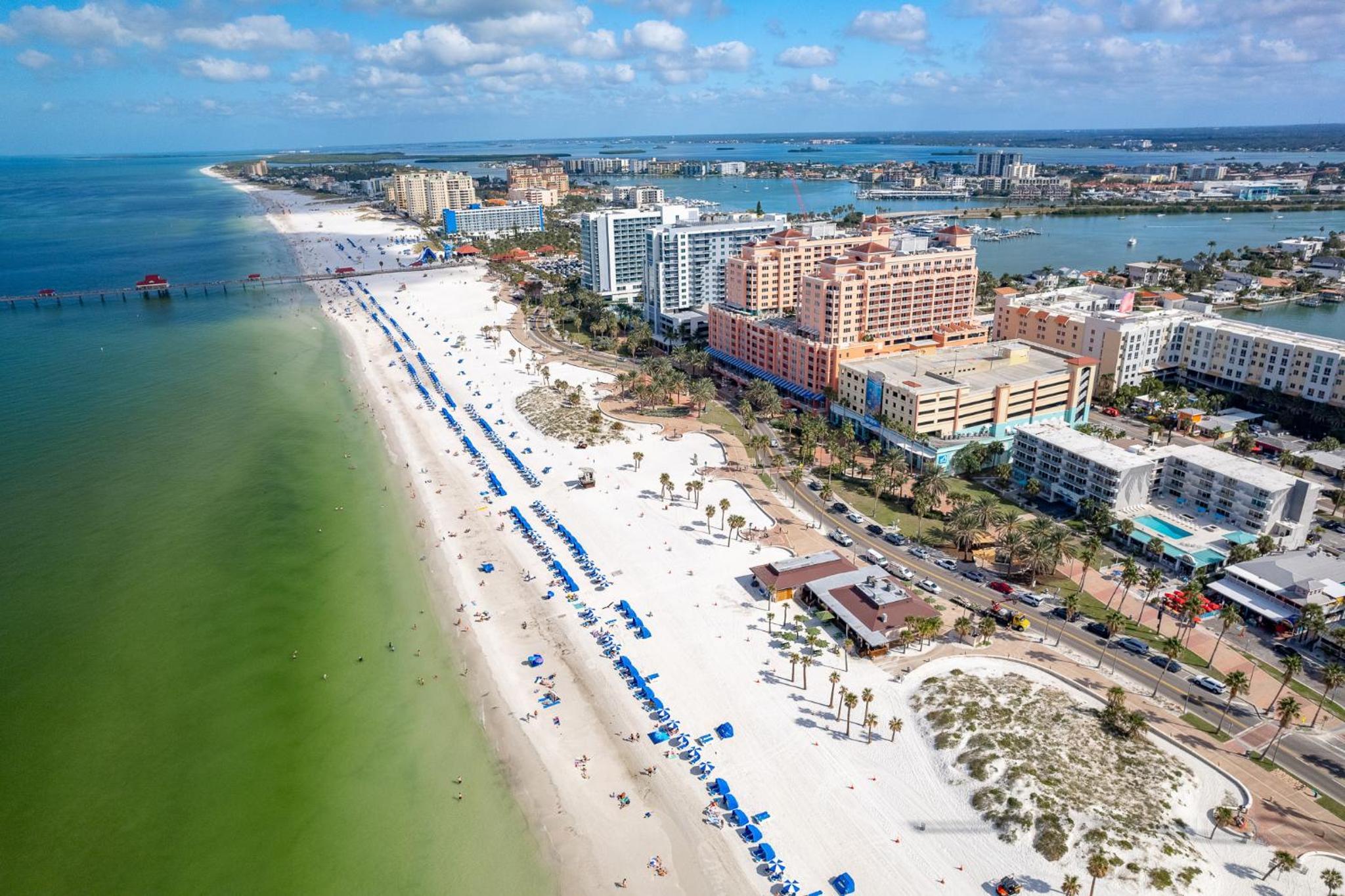 Minutes to Beach, Dining & Events