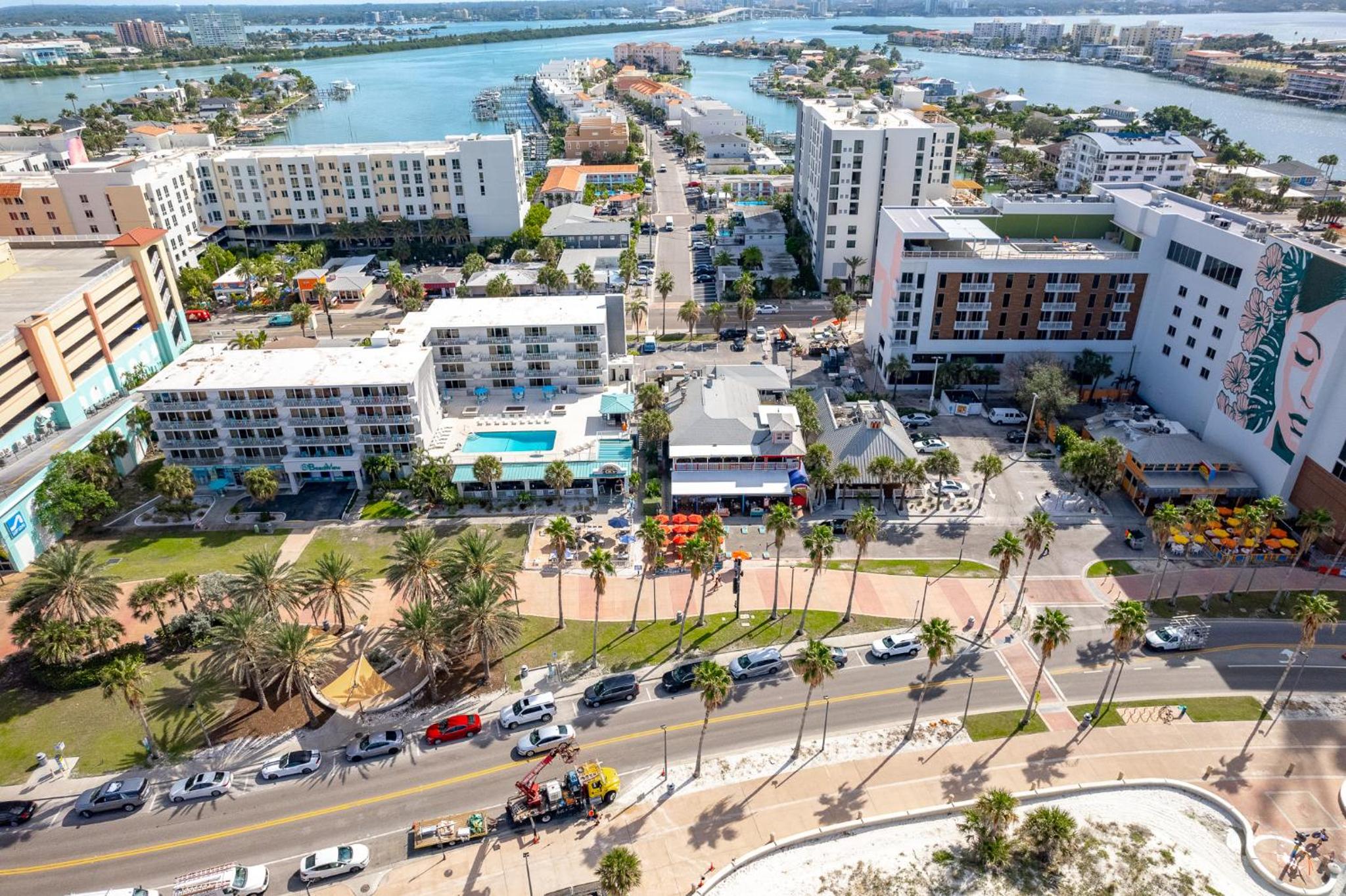 Minutes to Beach, Dining & Events