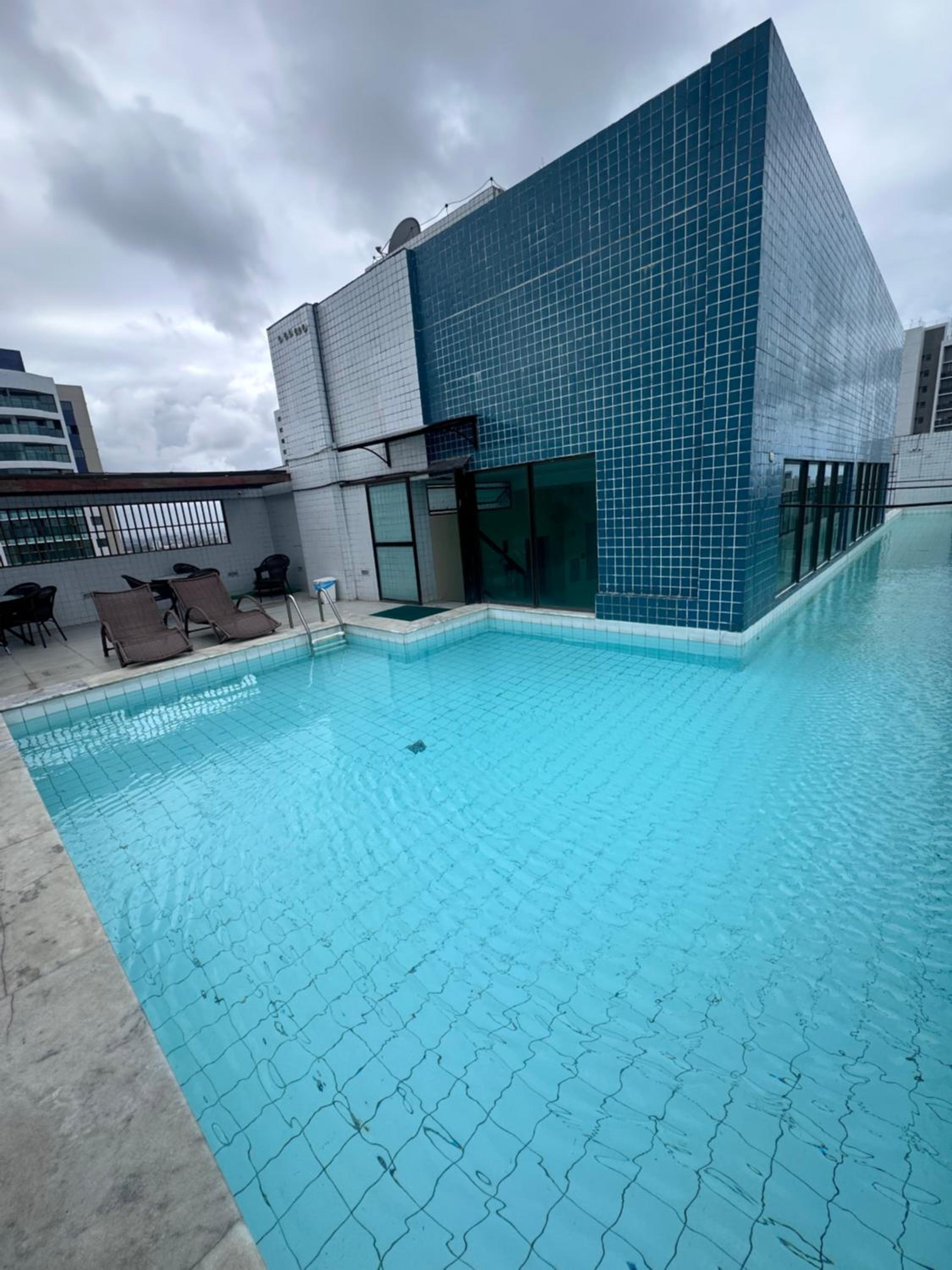 Flat - Boa Viagem para até 5 pessoas, andar ALTO vista Mar, Piscina, Wifi 500Mbps,