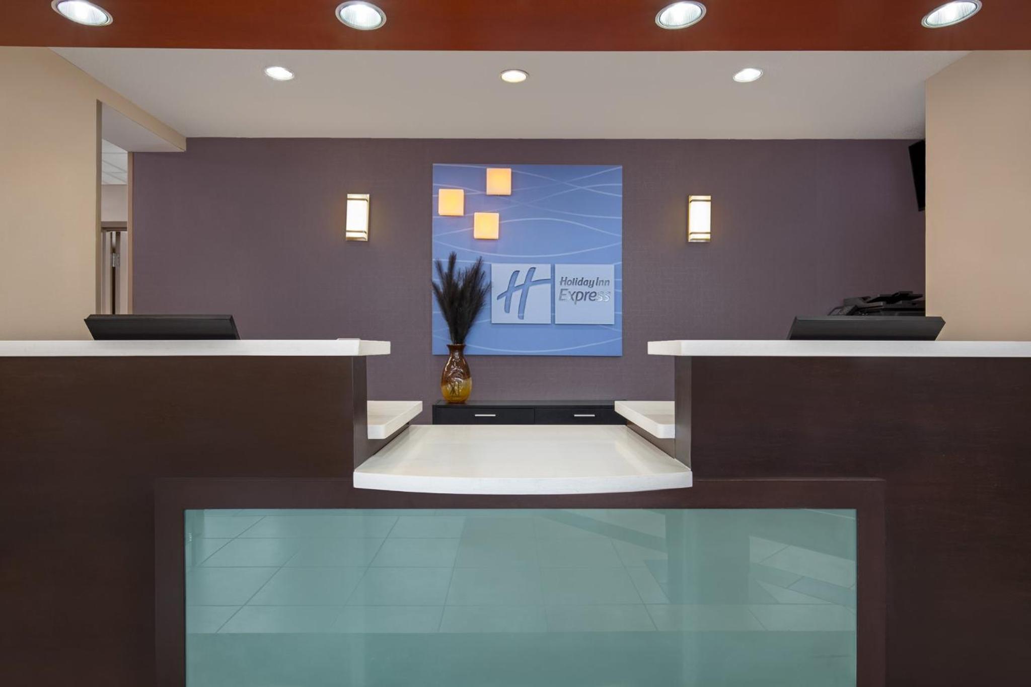 Barrie Vacations - Holiday Inn Express Hotel  Suites Barrie, an IHG Hotel - Property Image 35