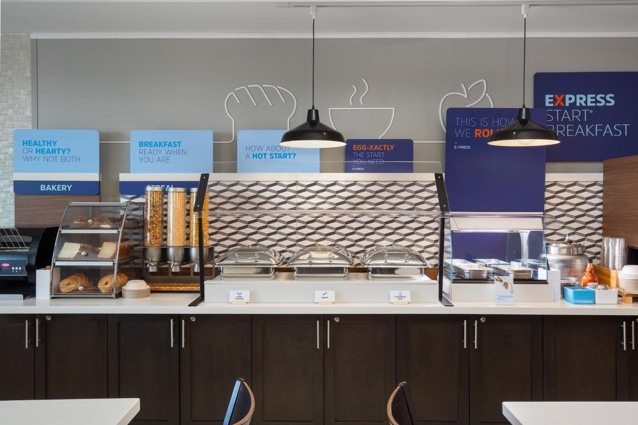 Barrie Vacations - Holiday Inn Express Hotel  Suites Barrie, an IHG Hotel - Property Image 12