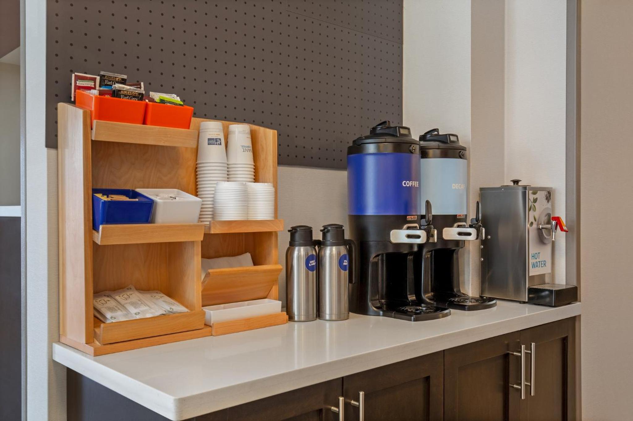 Barrie Vacations - Holiday Inn Express Hotel  Suites Barrie, an IHG Hotel - Property Image 2